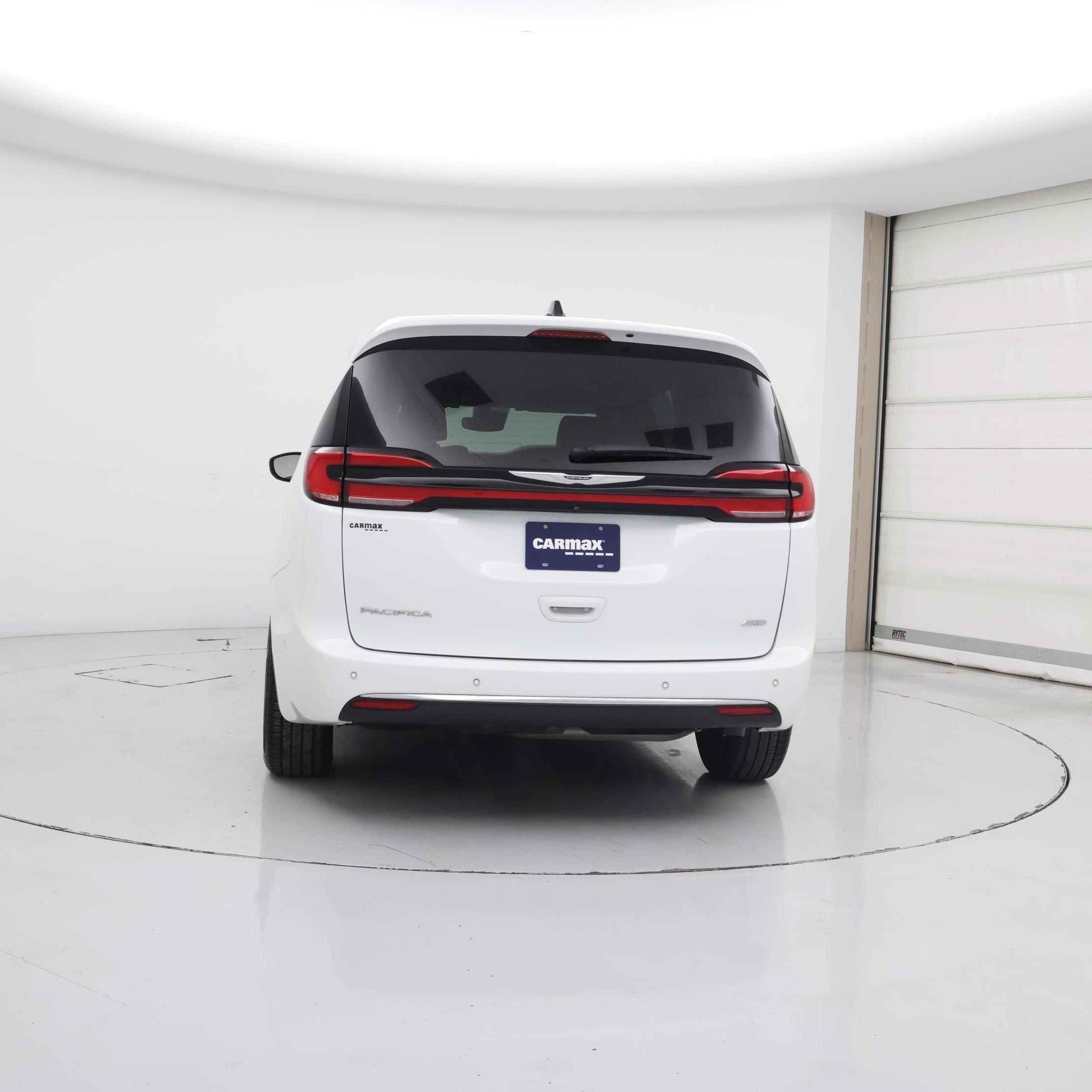 Thumbnail: 2023 Chrysler Pacifica - 6