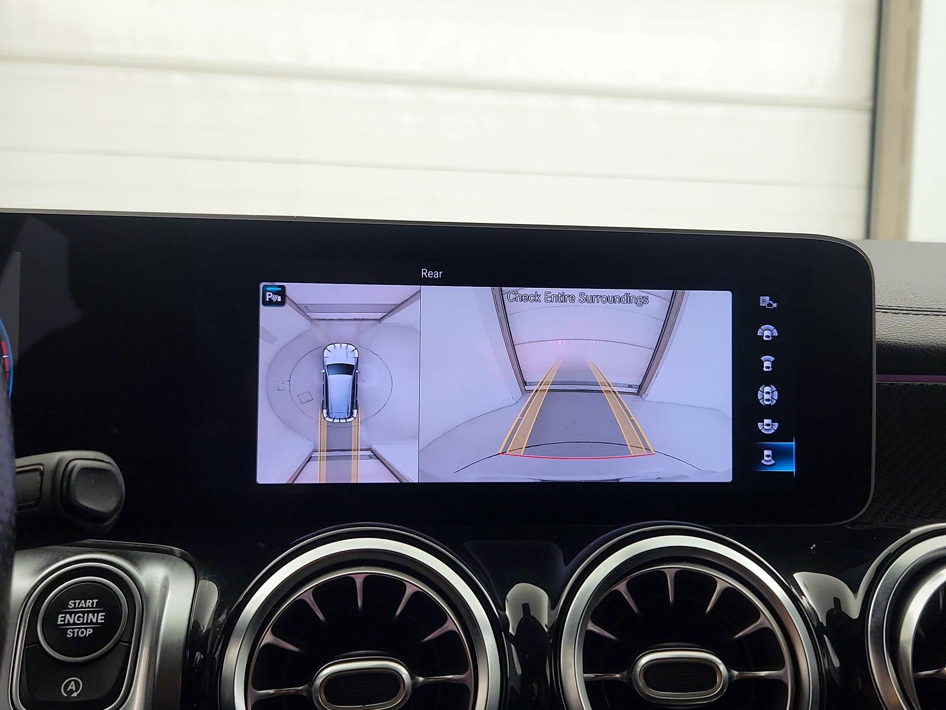 Thumbnail: 2021 Mercedes-Benz GLB - 14