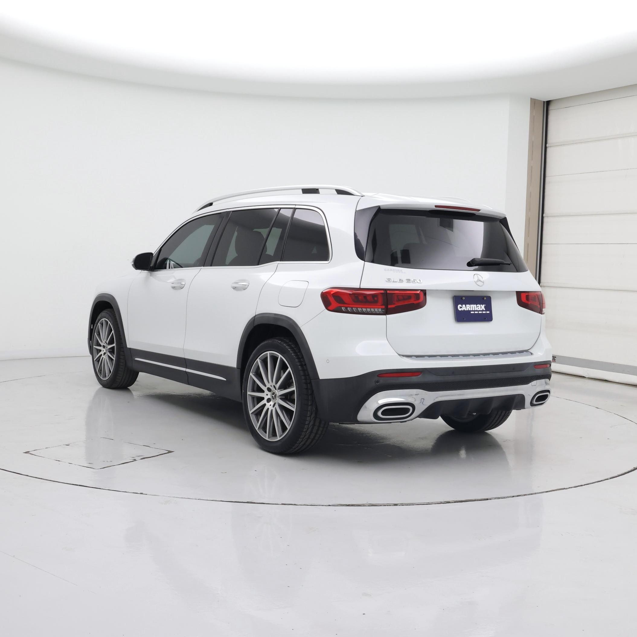 Thumbnail: 2021 Mercedes-Benz GLB - 2