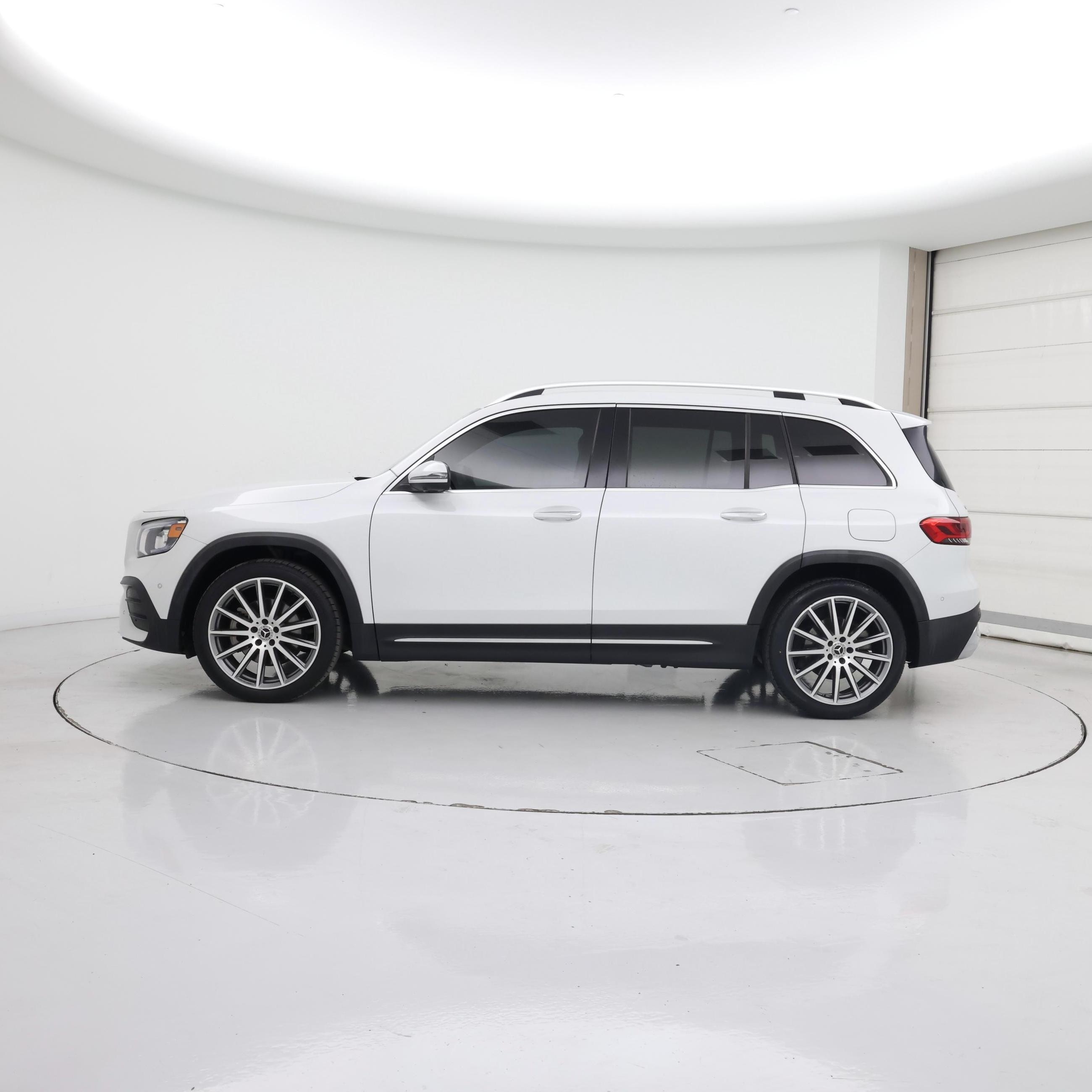 Thumbnail: 2021 Mercedes-Benz GLB - 3