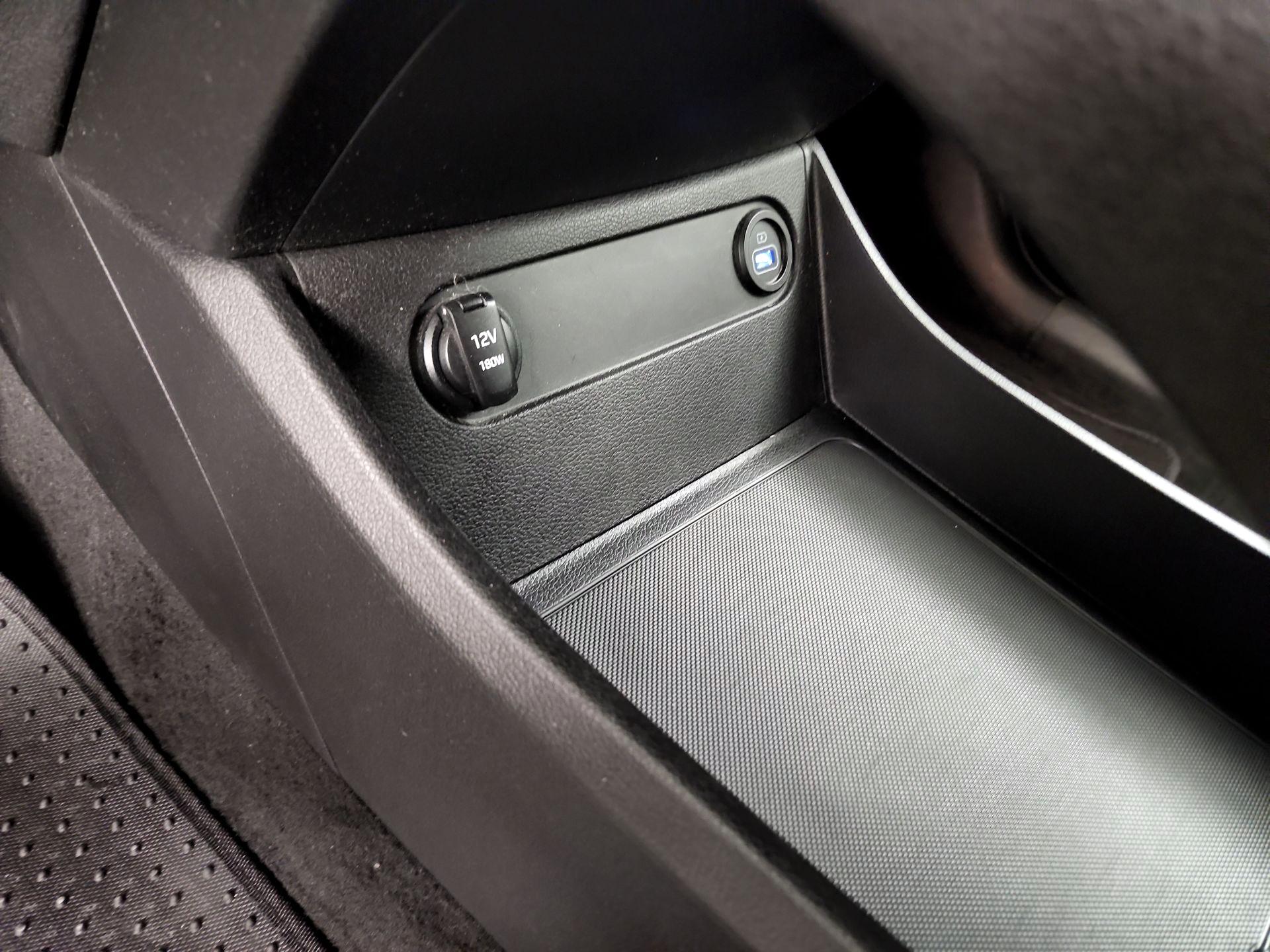 Thumbnail: 2022 Hyundai Santa Fe - 18