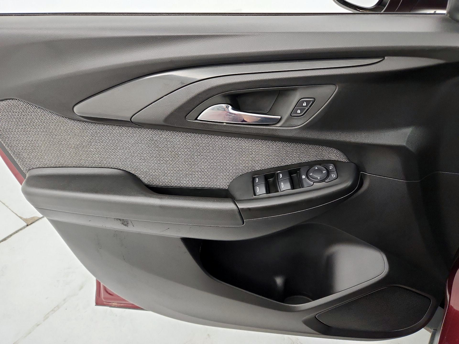 Thumbnail: 2023 Chevrolet TrailBlazer - 12