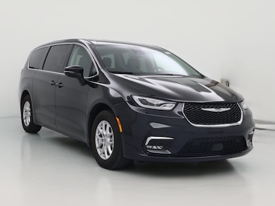 Black 2023 Chrysler Pacifica Touring L