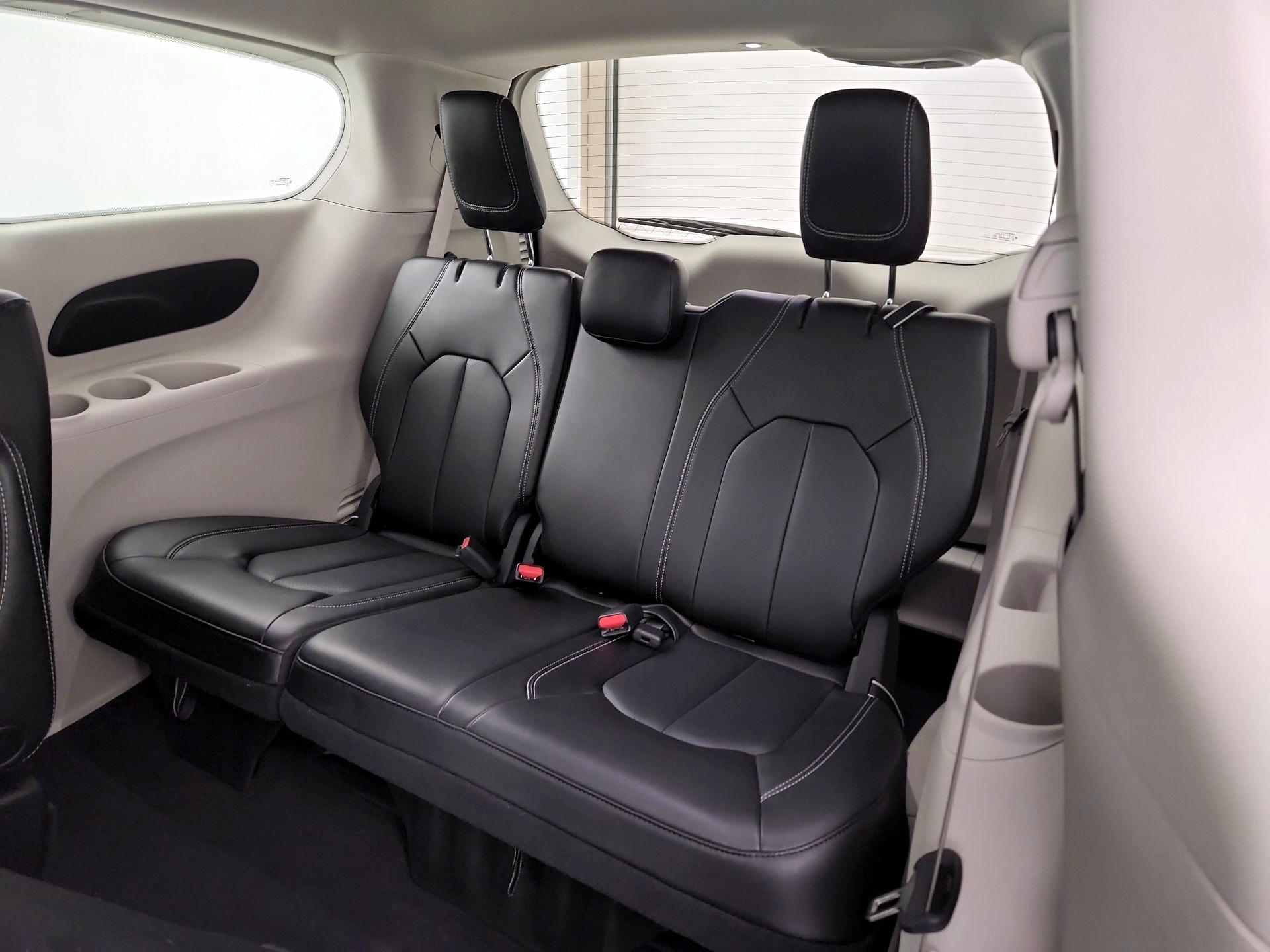 Thumbnail: 2023 Chrysler Pacifica - 20