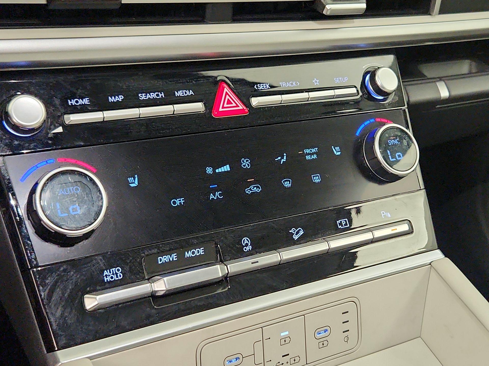 Thumbnail: 2024 Hyundai Santa Fe - 16