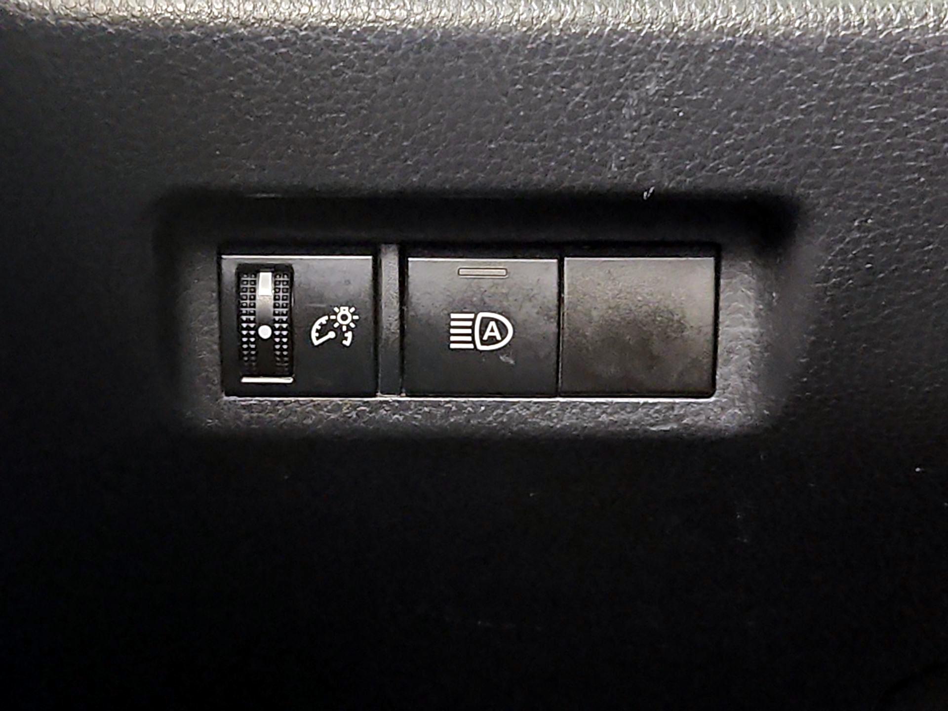 Thumbnail: 2022 Toyota RAV4 - 13