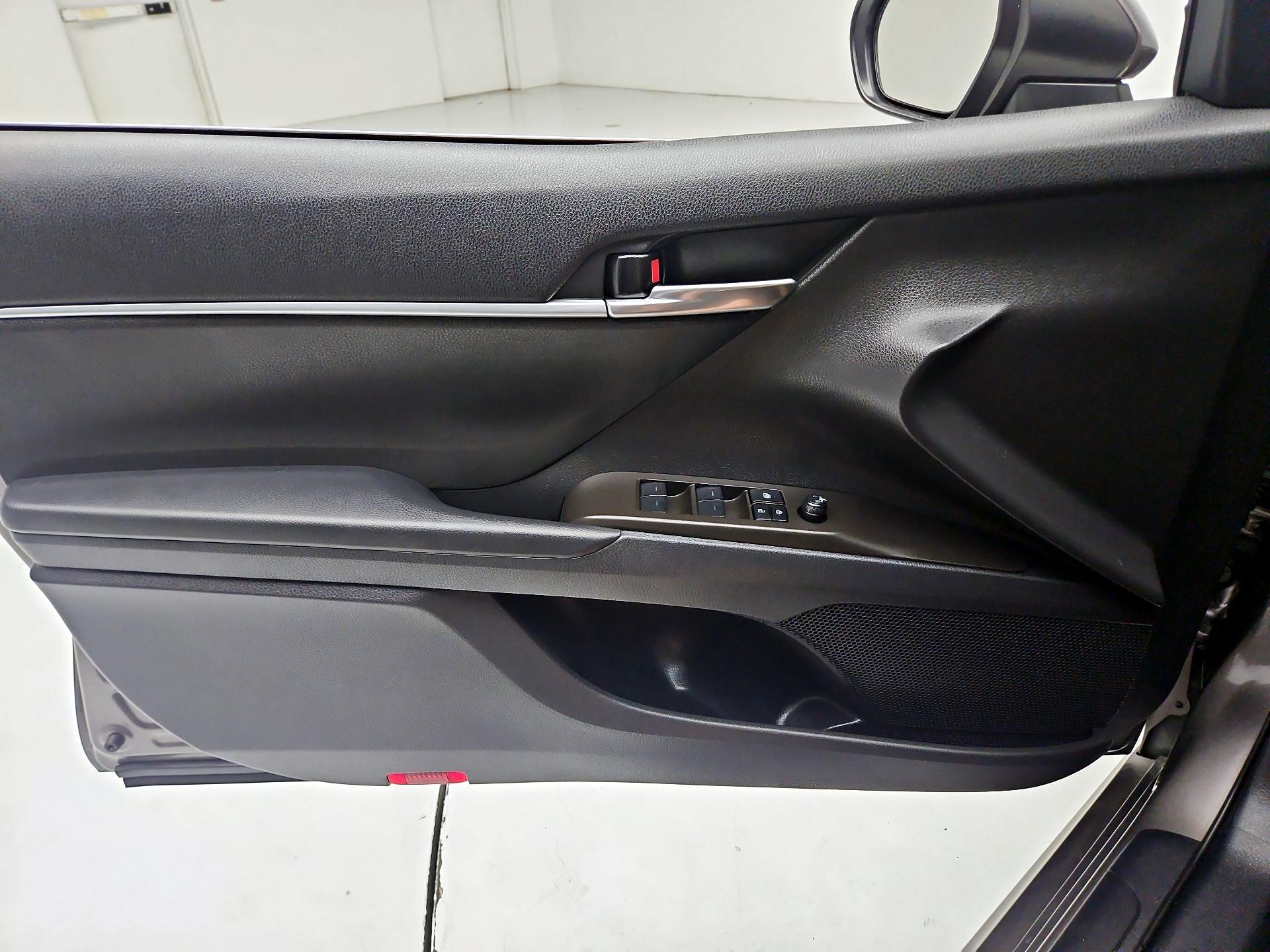 Thumbnail: 2022 Toyota Camry - 10