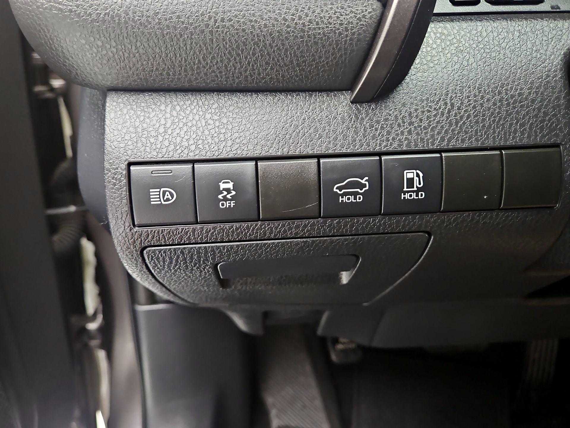 Thumbnail: 2022 Toyota Camry - 11