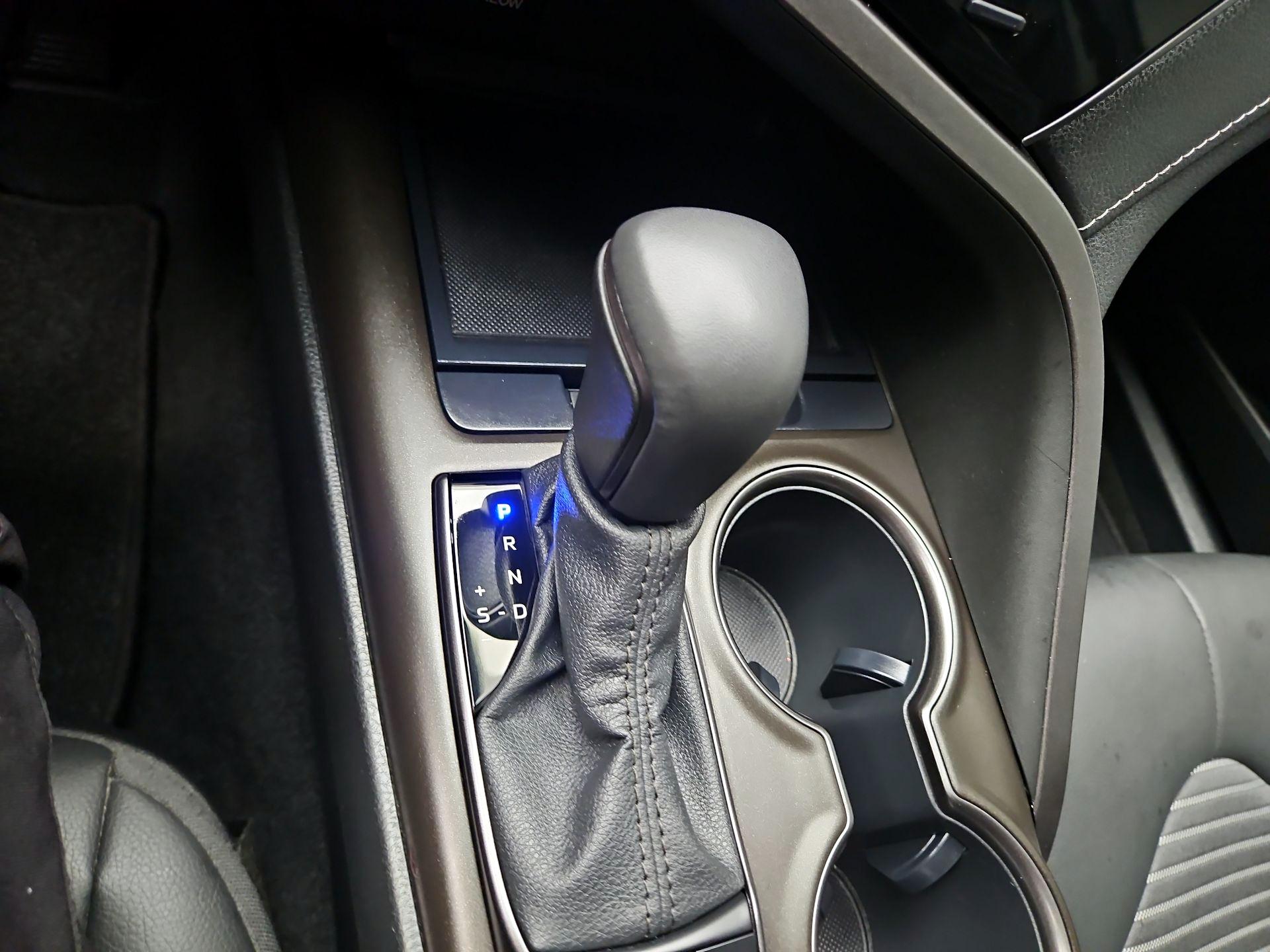 Thumbnail: 2022 Toyota Camry - 15