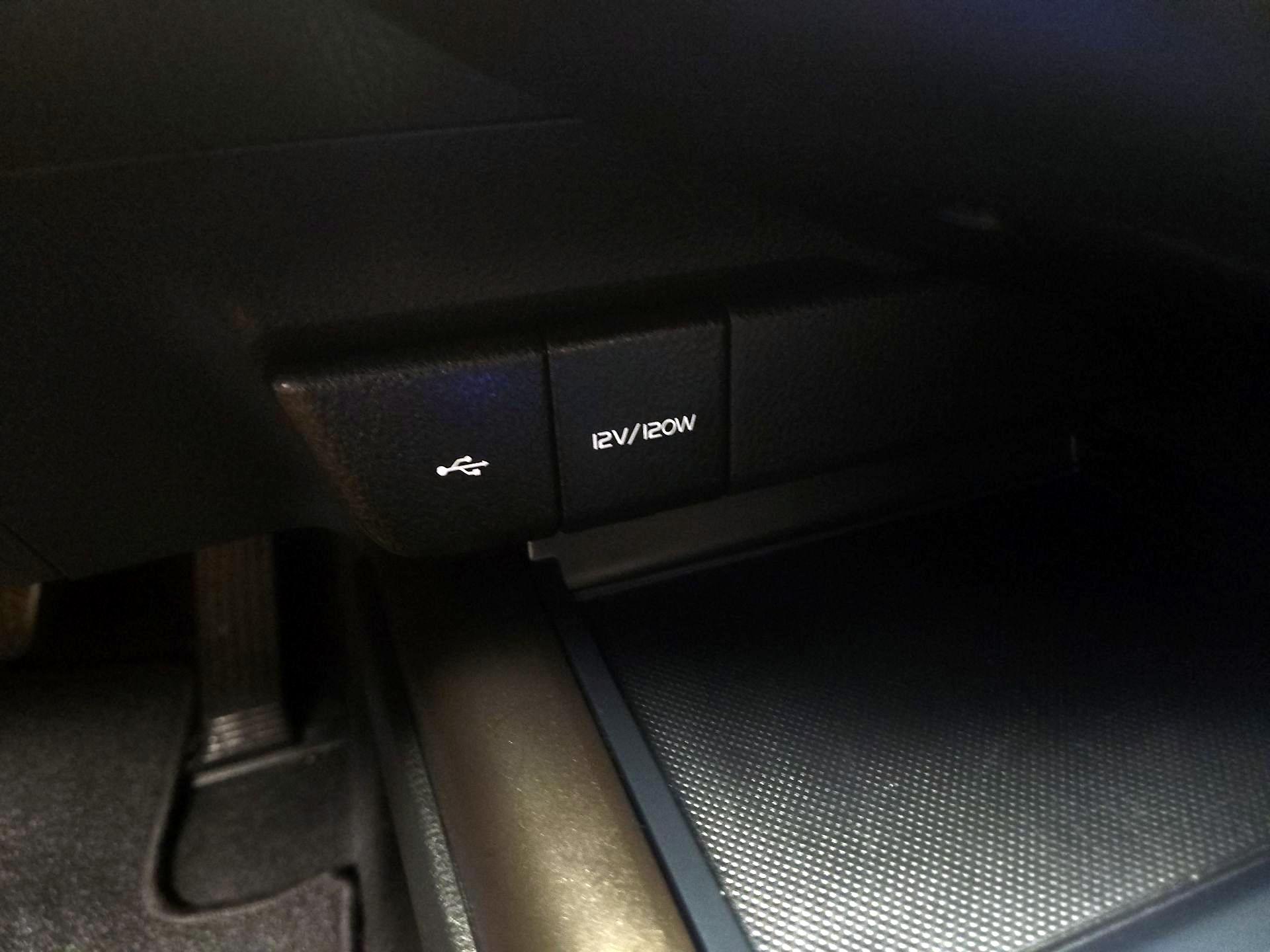 Thumbnail: 2022 Toyota Camry - 16