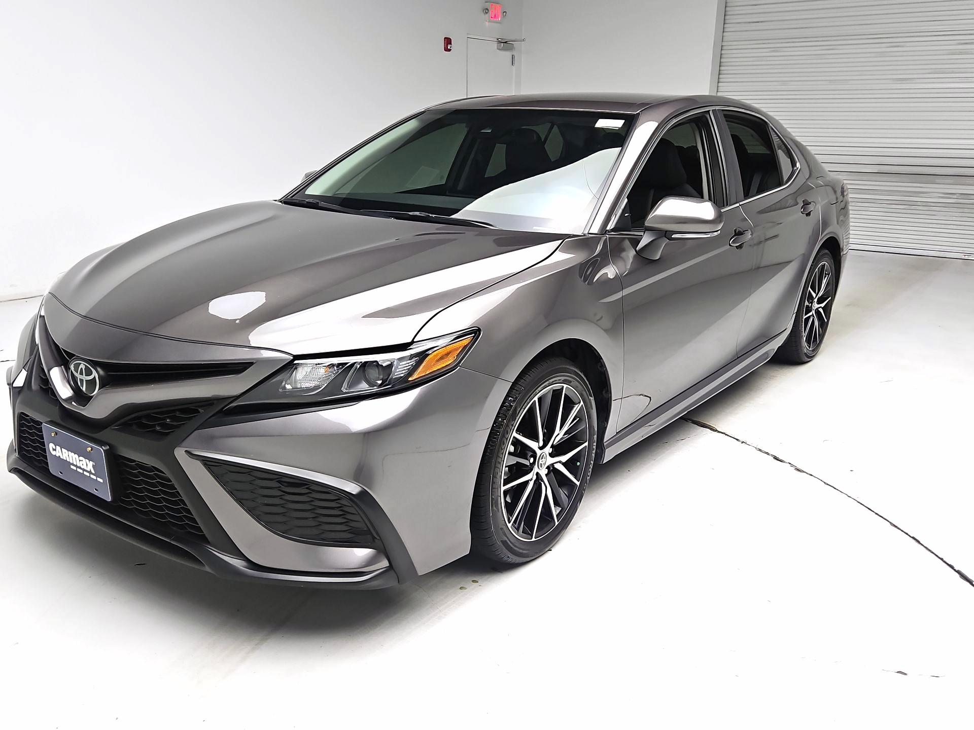 Thumbnail: 2022 Toyota Camry - 3