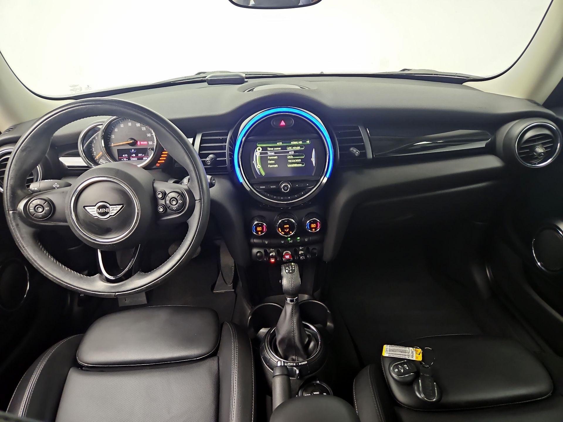 Thumbnail: 2017 MINI Cooper Hardtop - 9