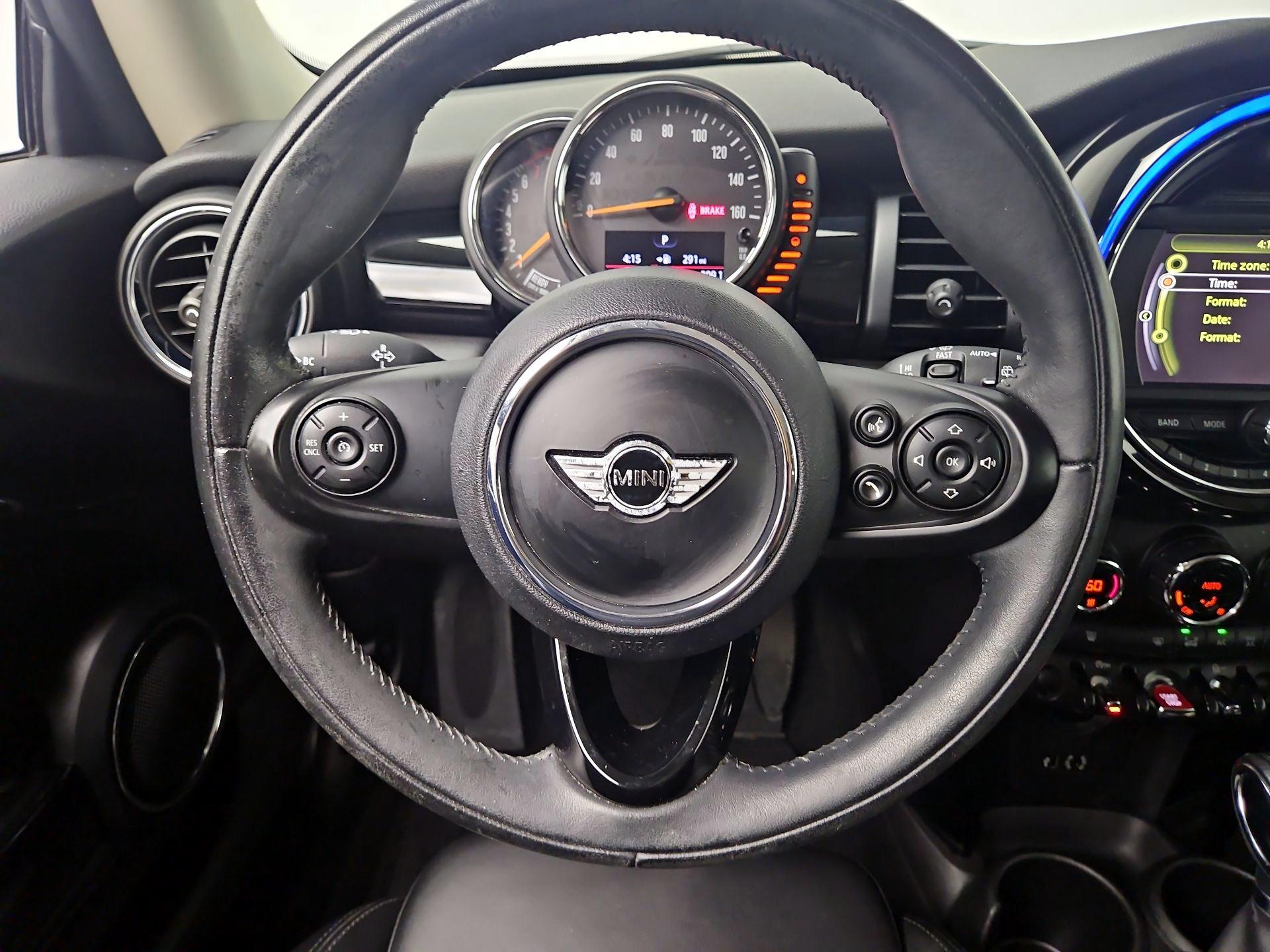 Thumbnail: 2017 MINI Cooper Hardtop - 10
