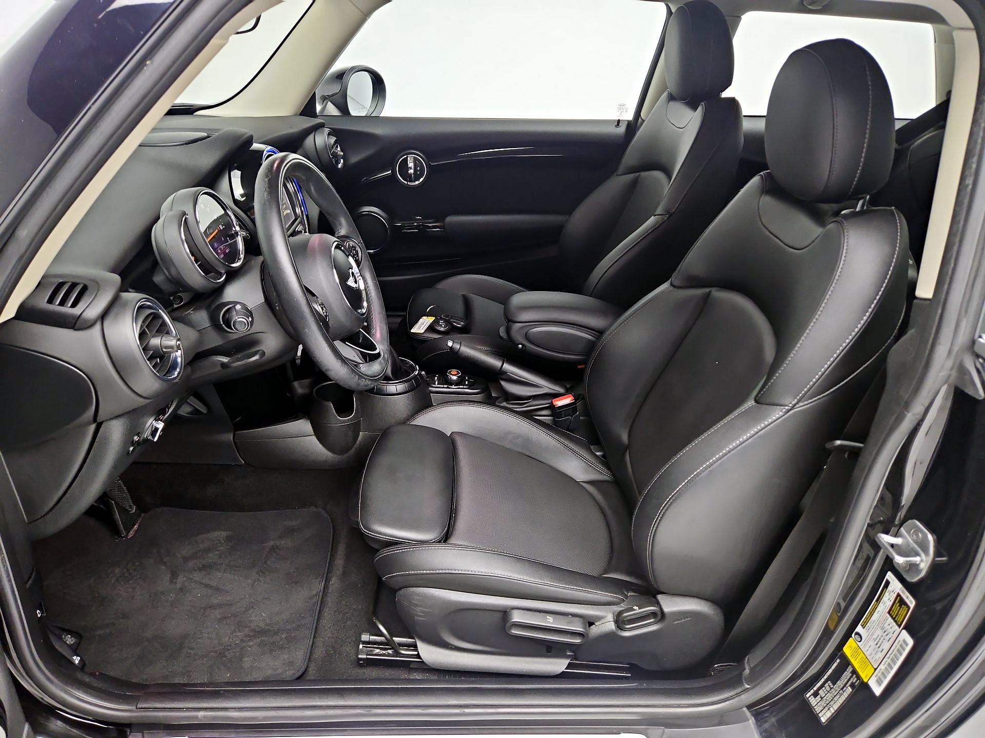 Thumbnail: 2017 MINI Cooper Hardtop - 11