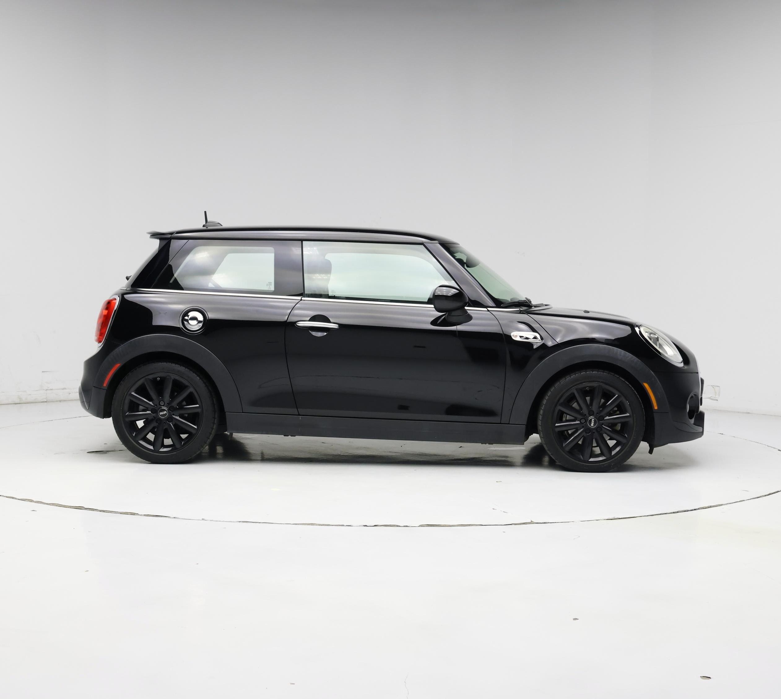 Thumbnail: 2017 MINI Cooper Hardtop - 7