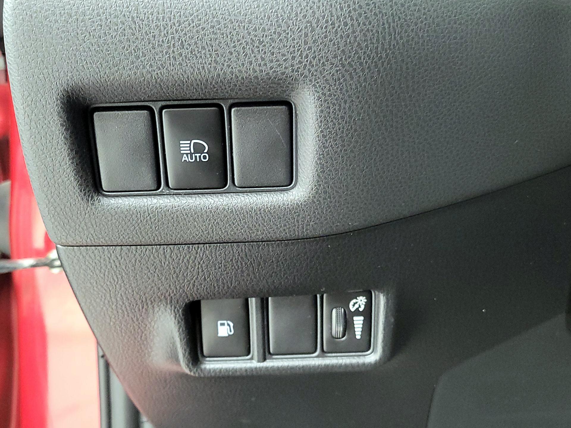 Thumbnail: 2020 Toyota C-HR - 13