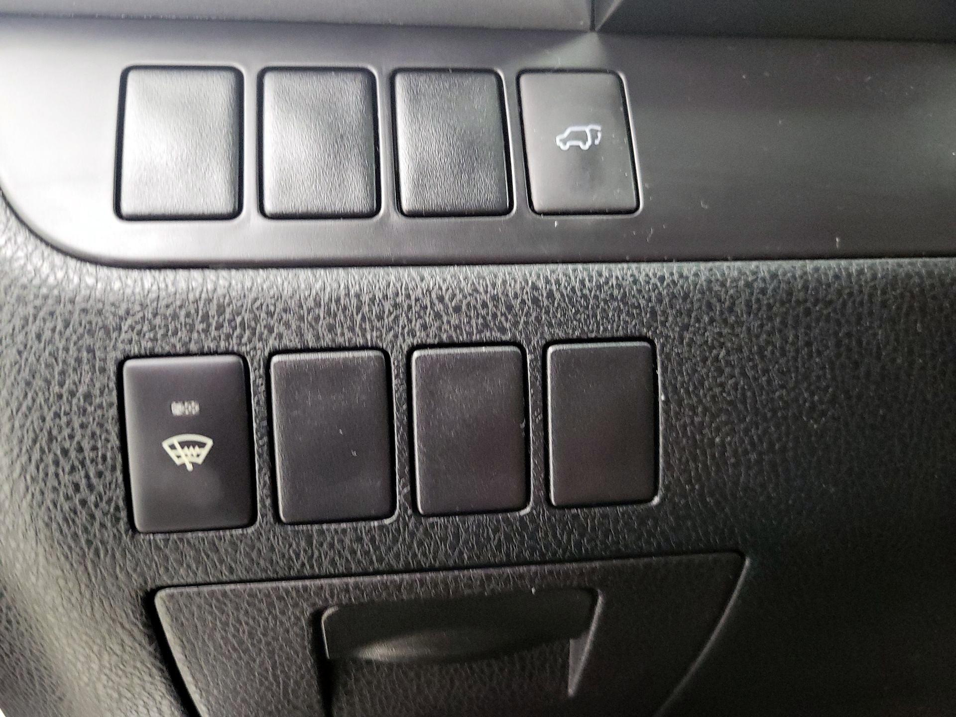 Thumbnail: 2016 Toyota Highlander - 13