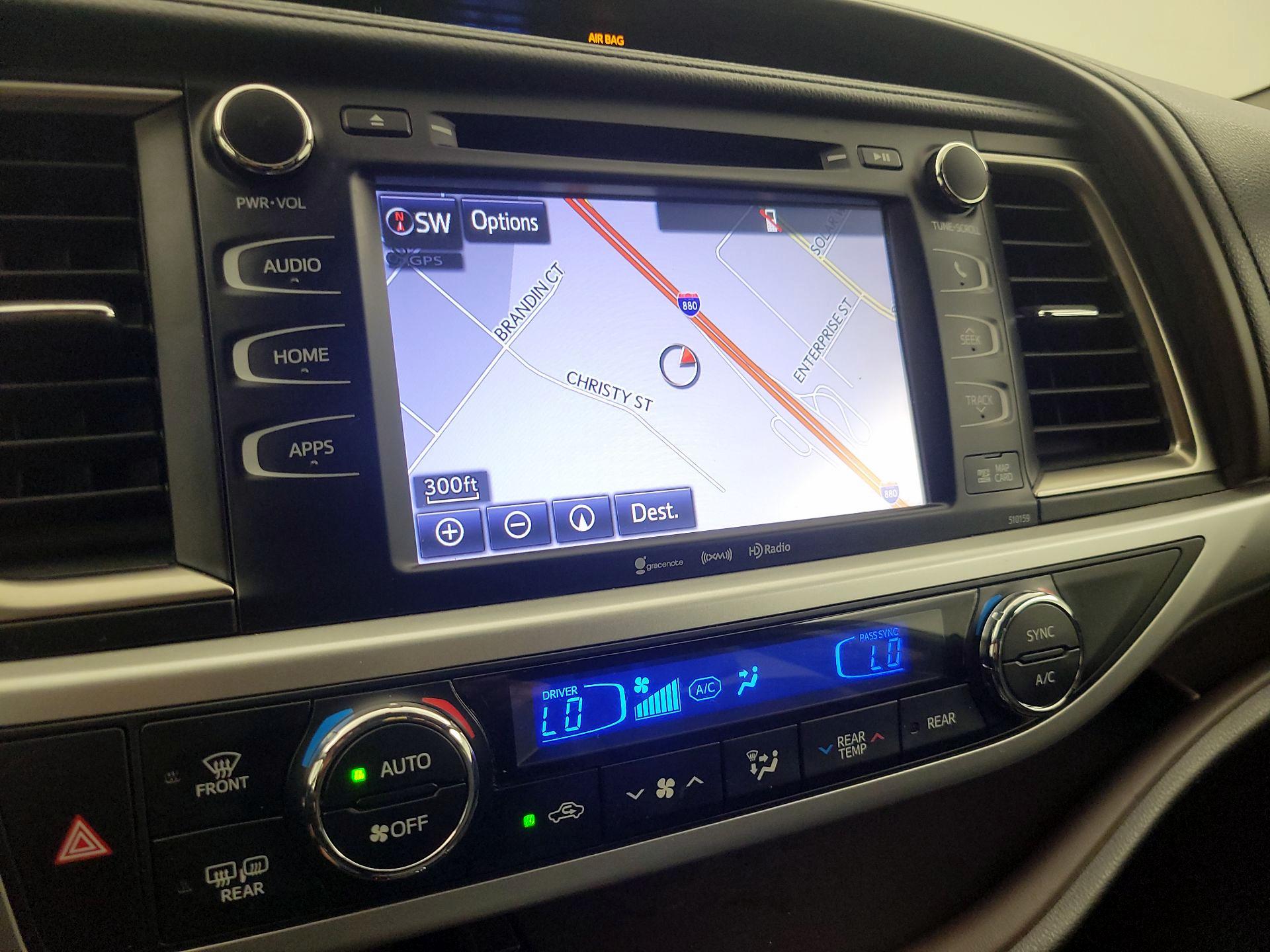 Thumbnail: 2016 Toyota Highlander - 14