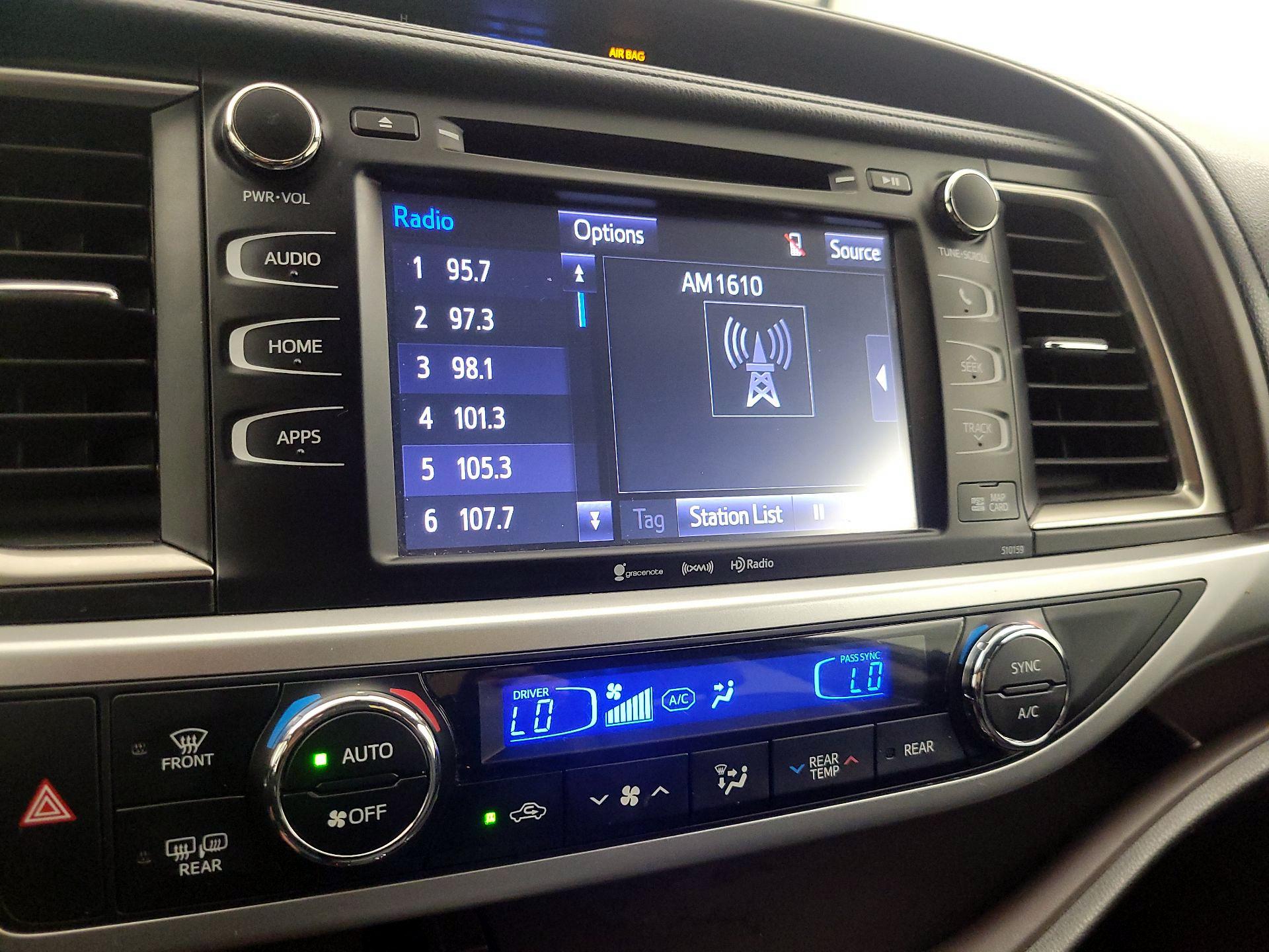Thumbnail: 2016 Toyota Highlander - 16