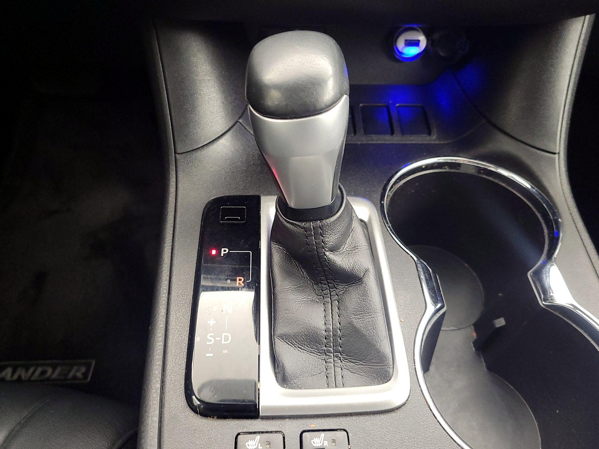Thumbnail: 2016 Toyota Highlander - 18