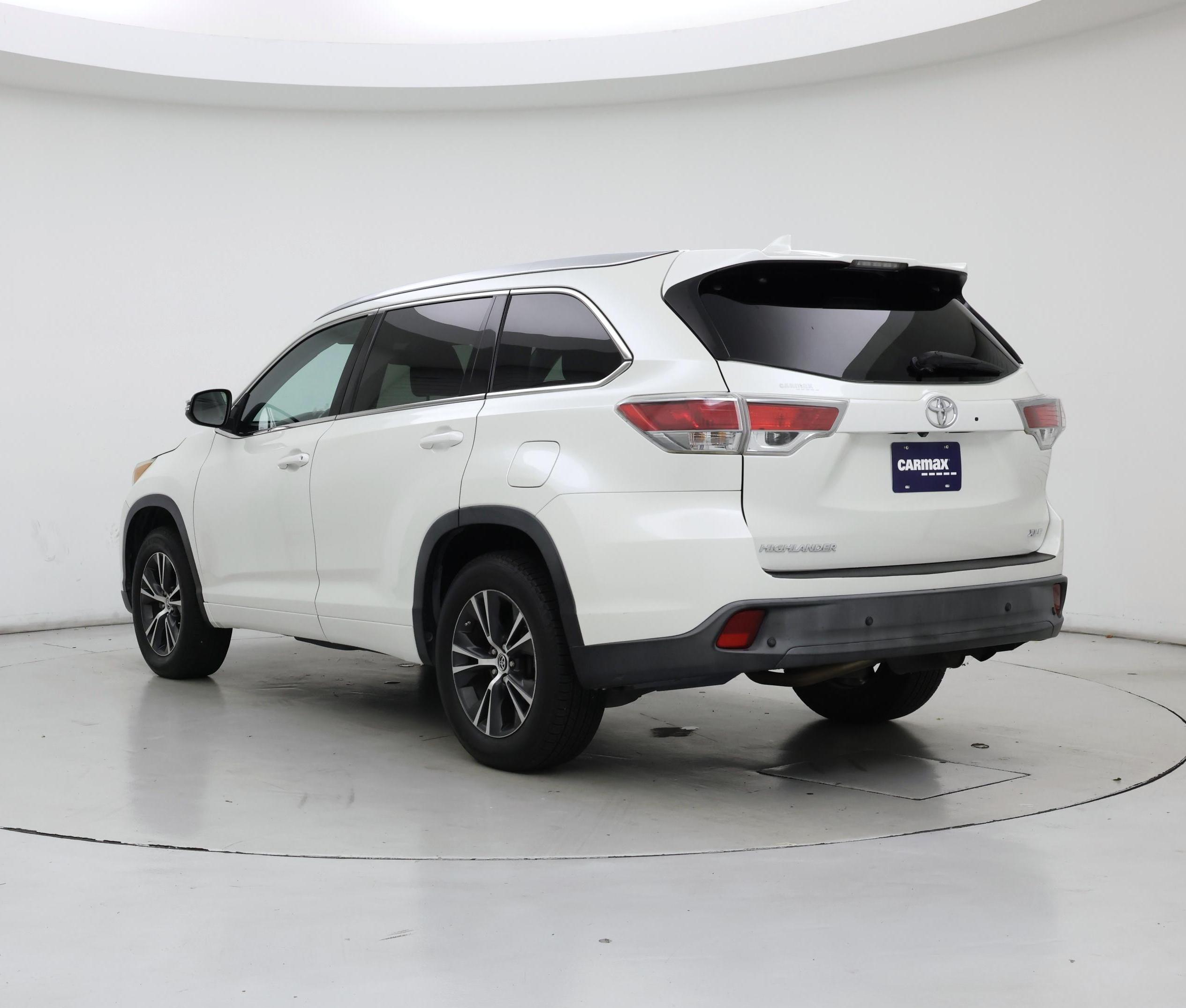 Thumbnail: 2016 Toyota Highlander - 2