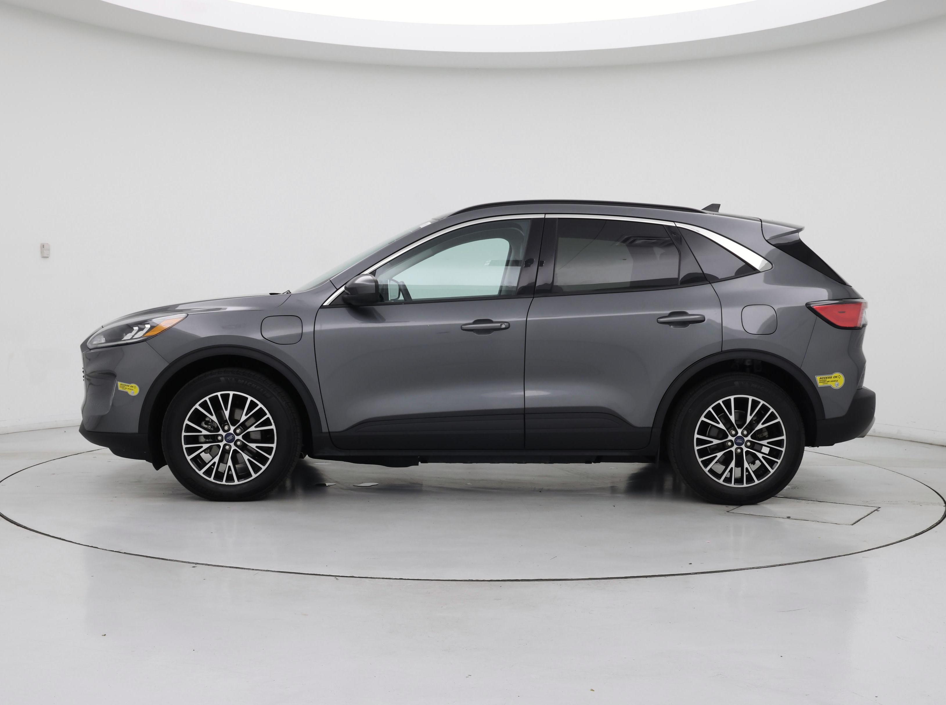 Thumbnail: 2021 Ford Escape - 3