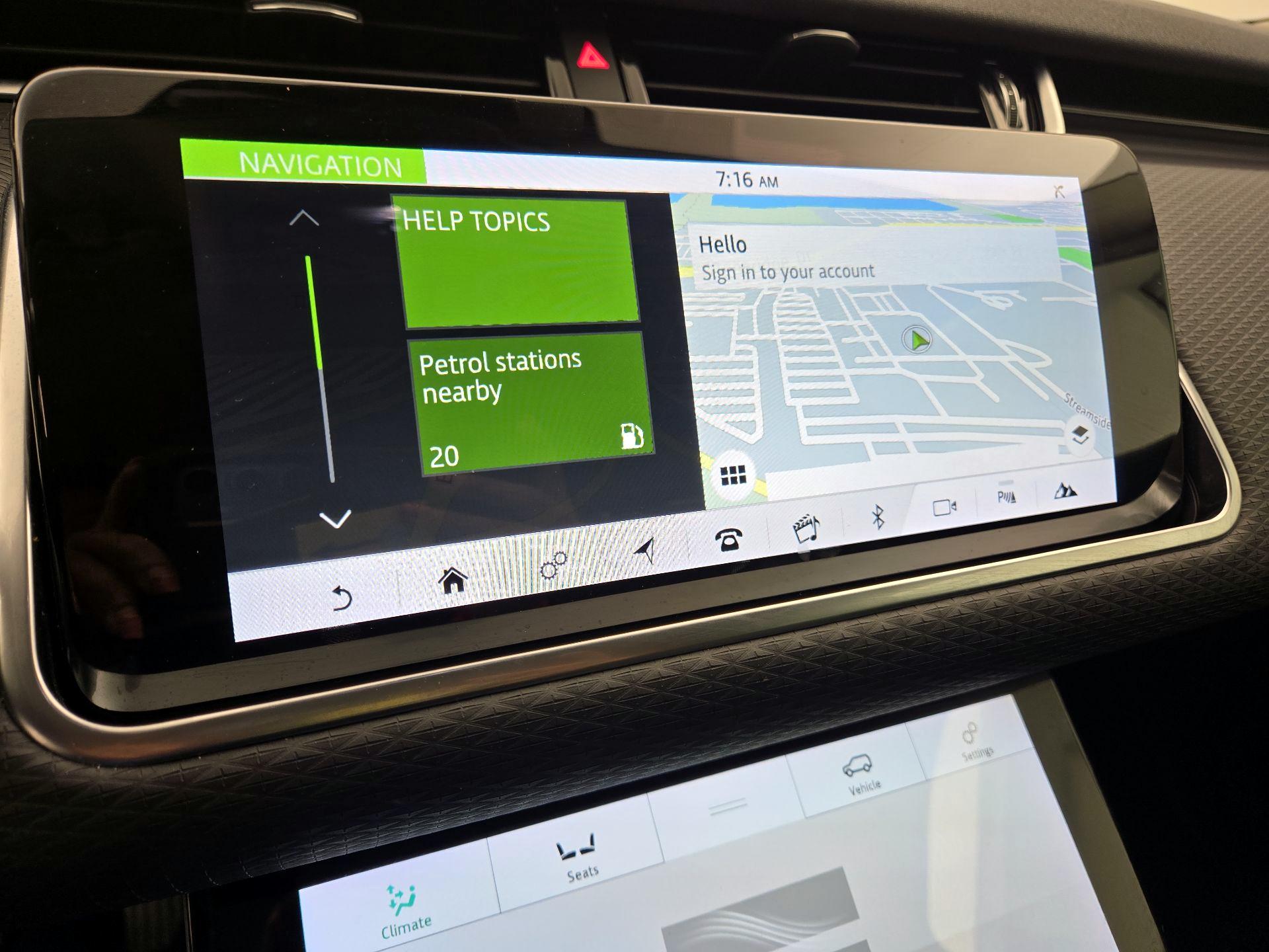 Thumbnail: 2020 Land Rover Range Rover Evoque - 14
