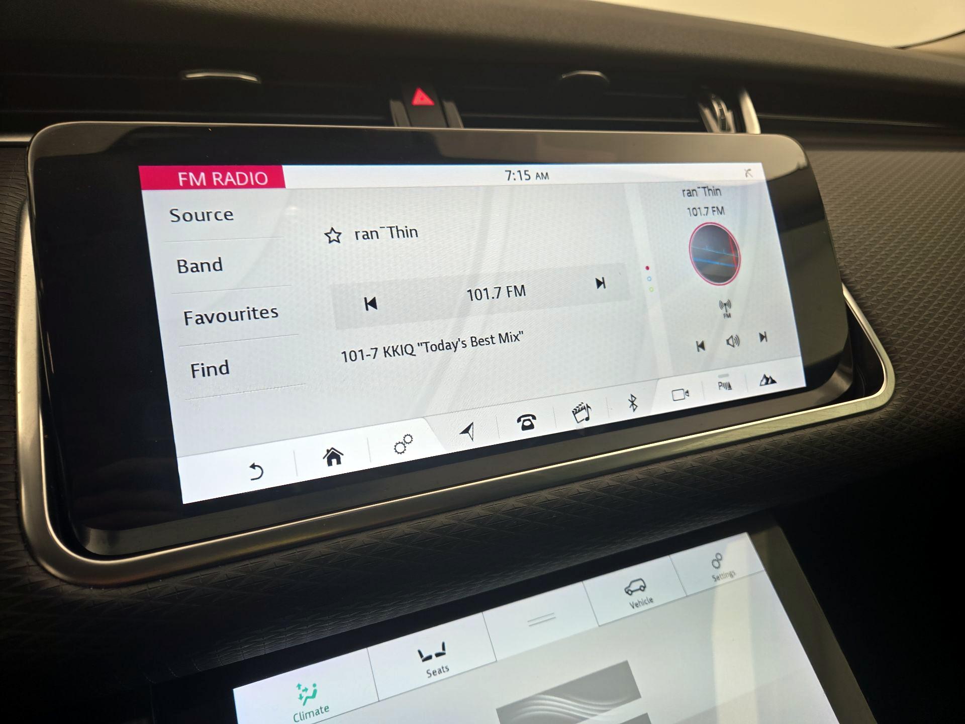 Thumbnail: 2020 Land Rover Range Rover Evoque - 16