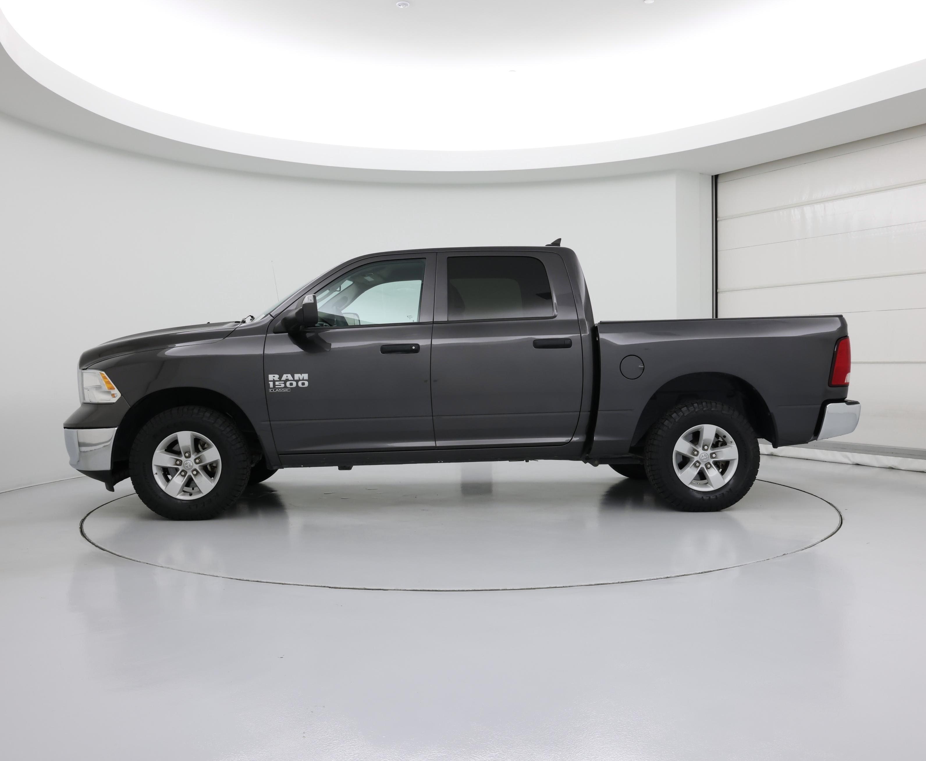 Thumbnail: 2023 RAM 1500 Classic - 3