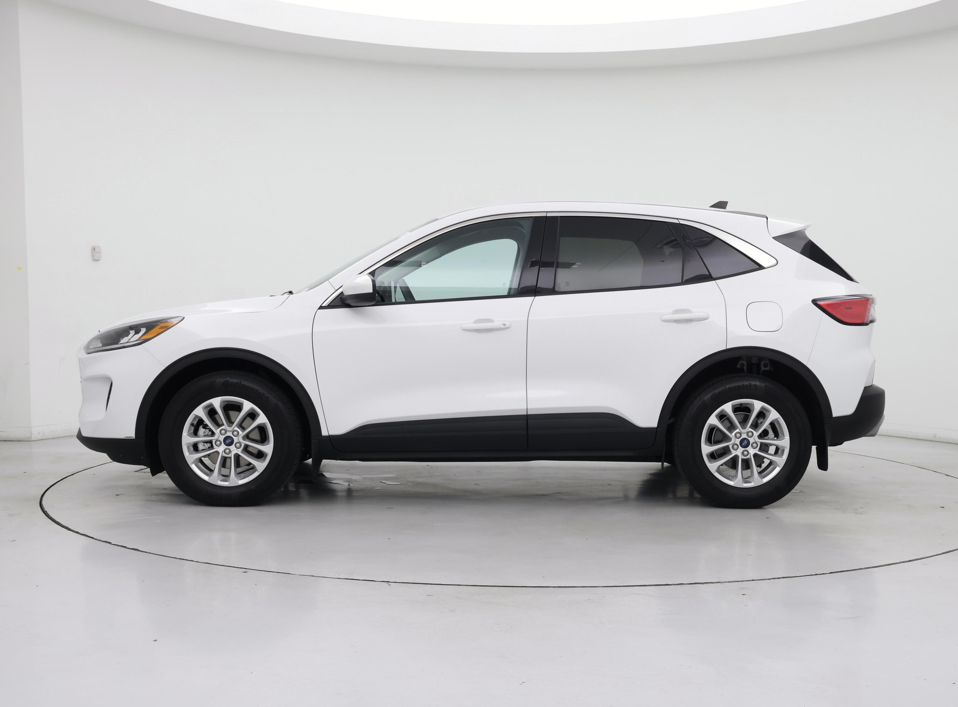 Thumbnail: 2021 Ford Escape - 3