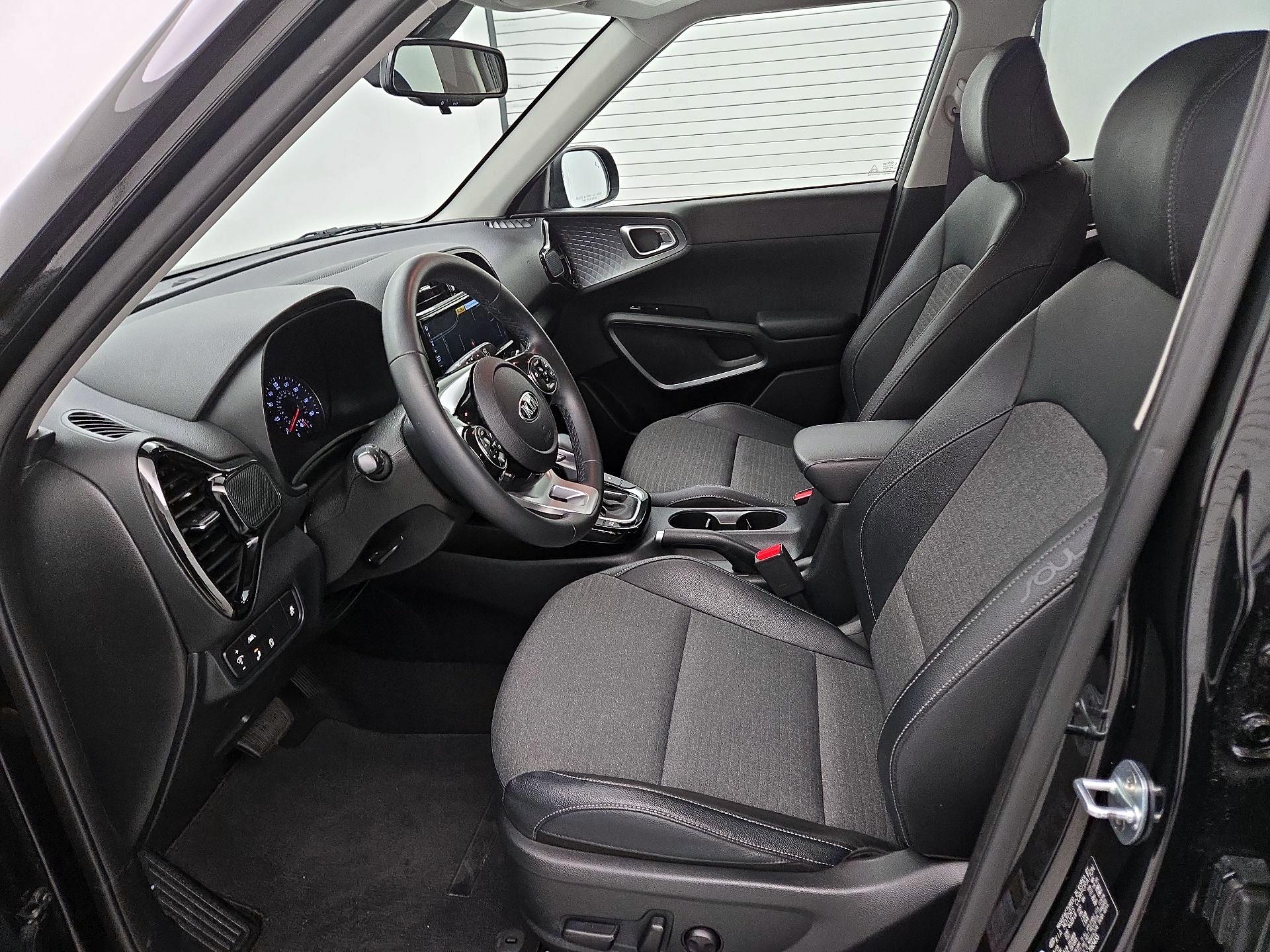 Thumbnail: 2020 Kia Soul - 11