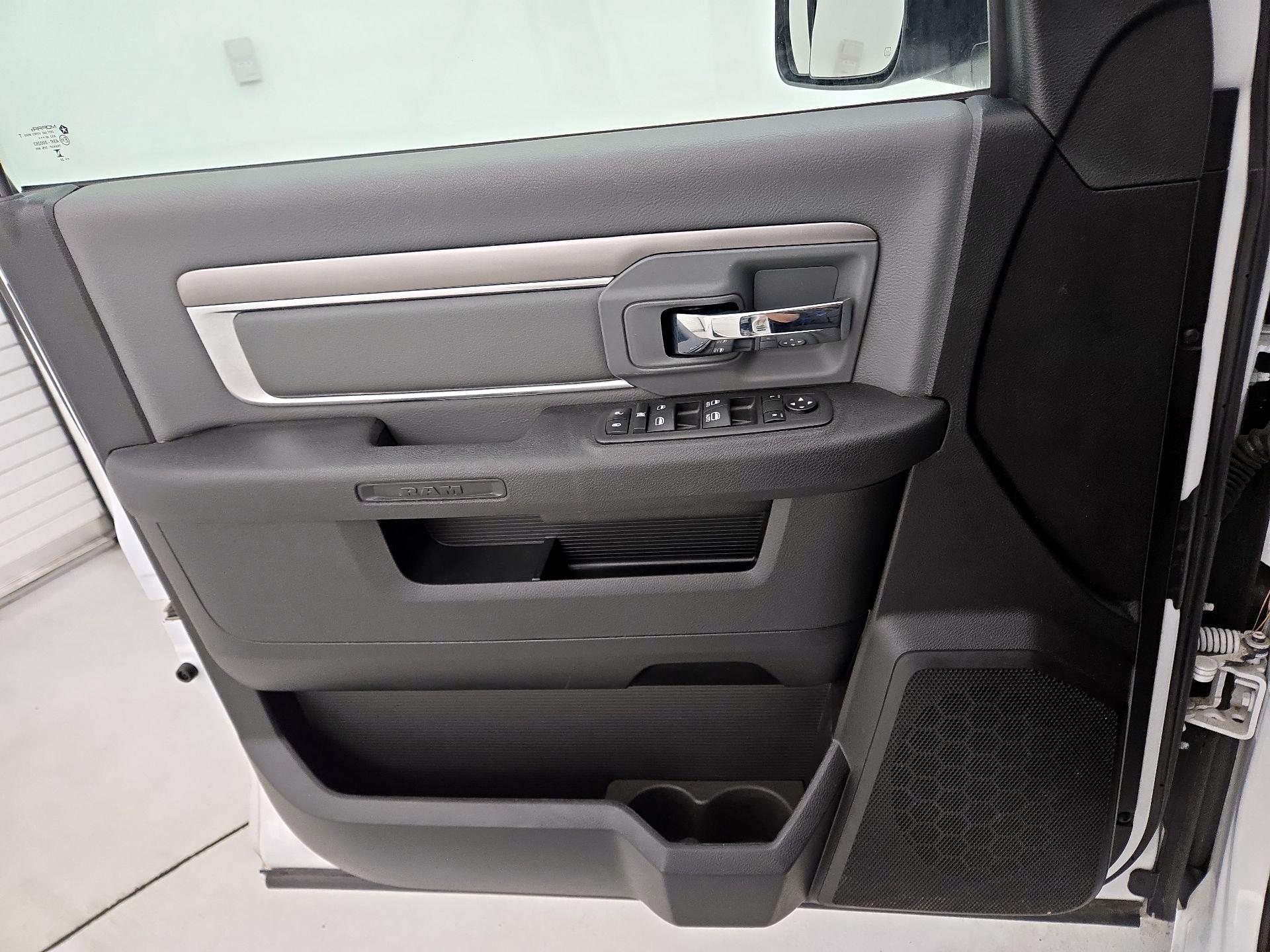 Thumbnail: 2023 RAM 1500 Classic - 12