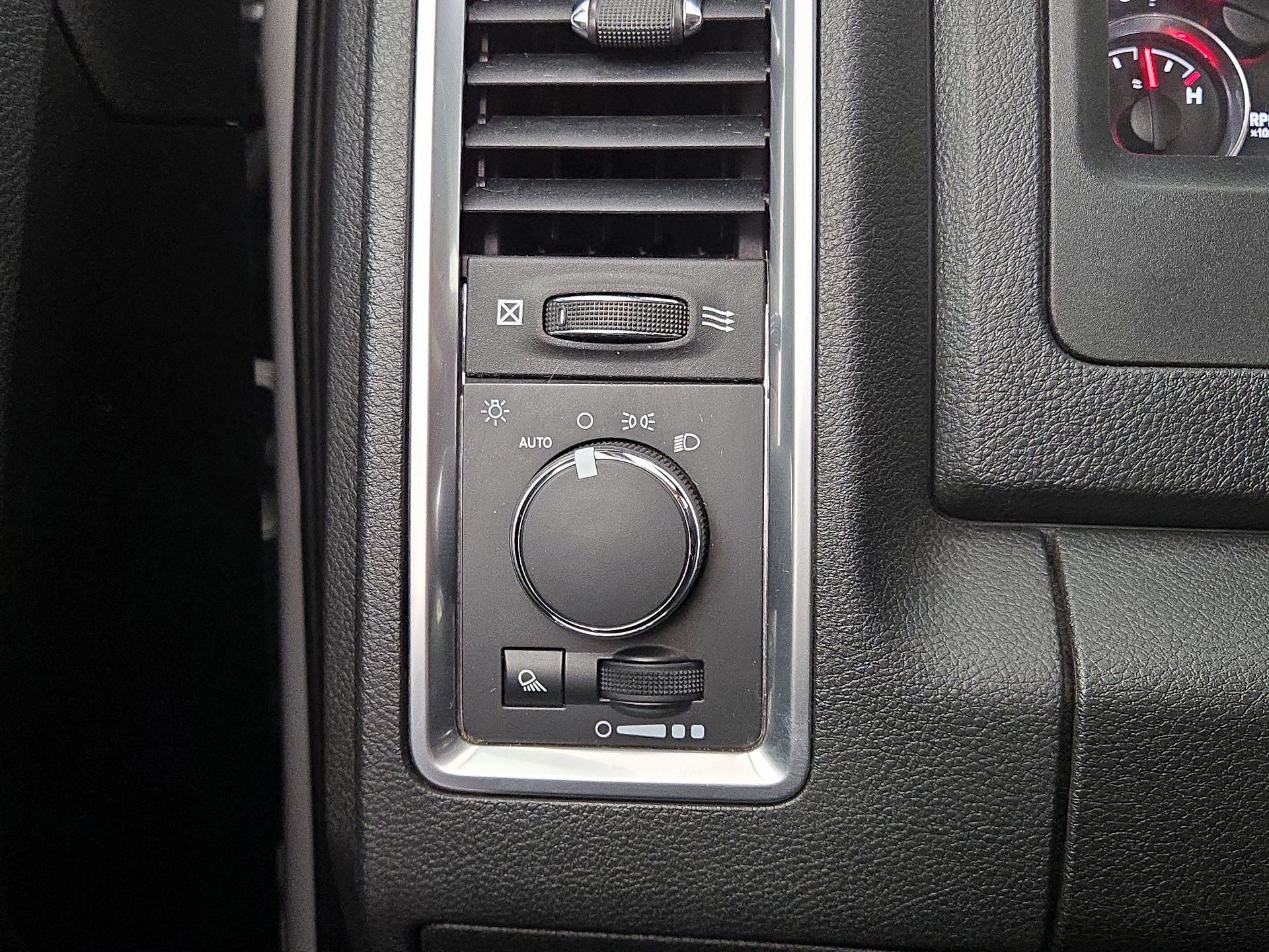 Thumbnail: 2023 RAM 1500 Classic - 13