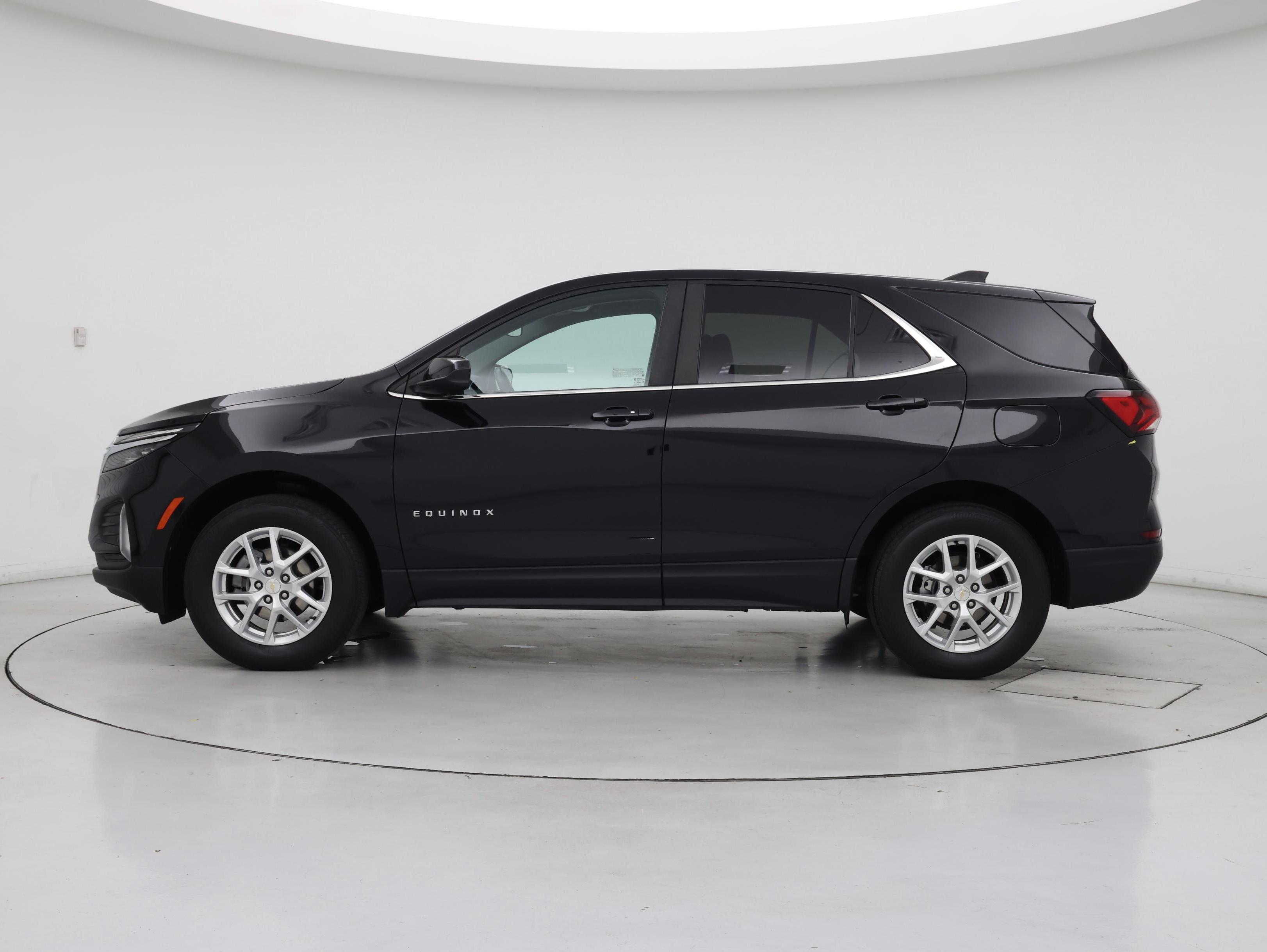 Thumbnail: 2023 Chevrolet Equinox - 3
