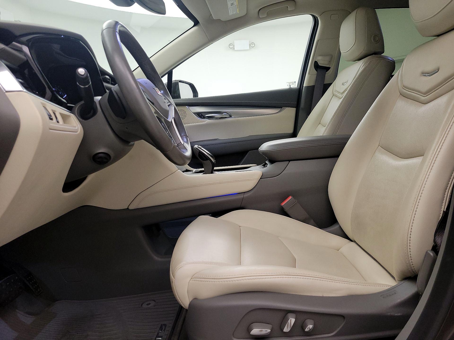 Thumbnail: 2019 Cadillac XT5 - 11