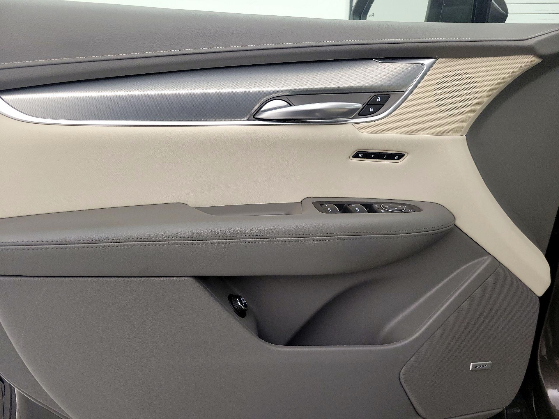 Thumbnail: 2019 Cadillac XT5 - 12