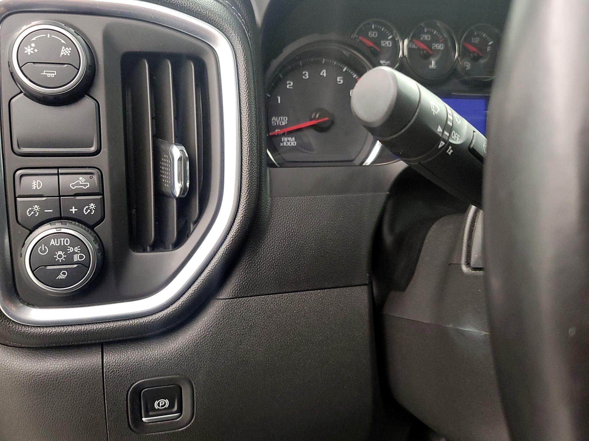Thumbnail: 2019 Chevrolet Silverado 1500 - 13