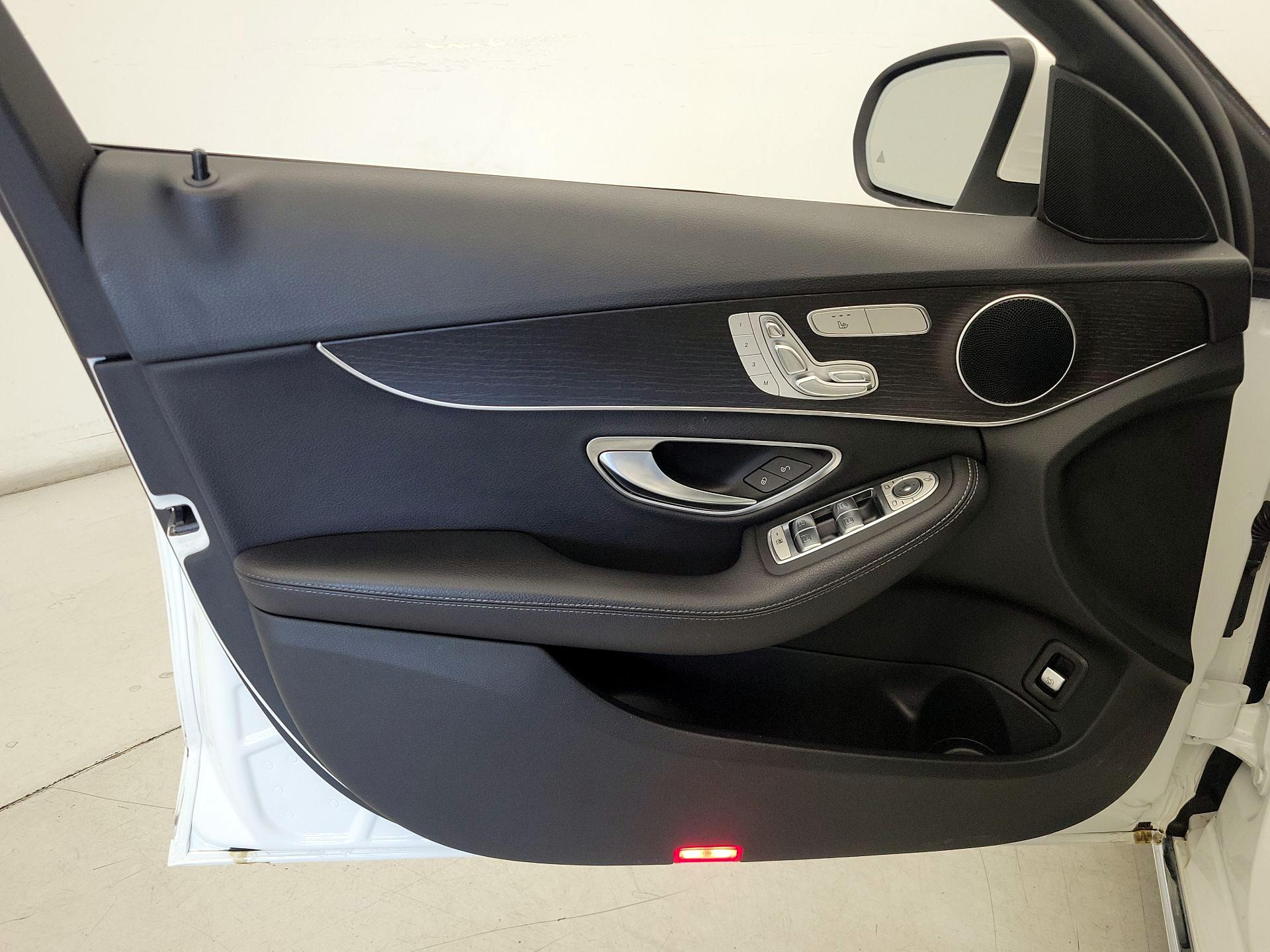 Thumbnail: 2020 Mercedes-Benz C-Class - 12
