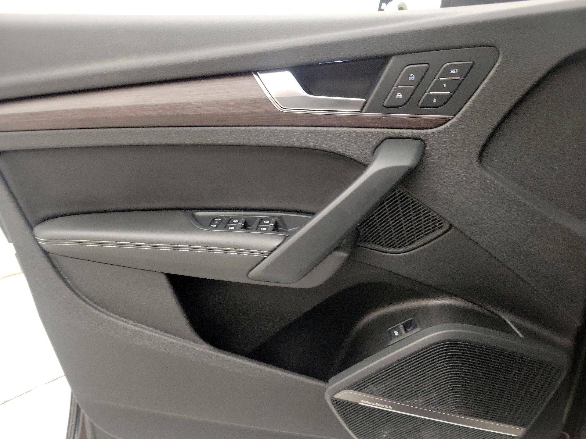 Thumbnail: 2021 Audi Q5 - 12