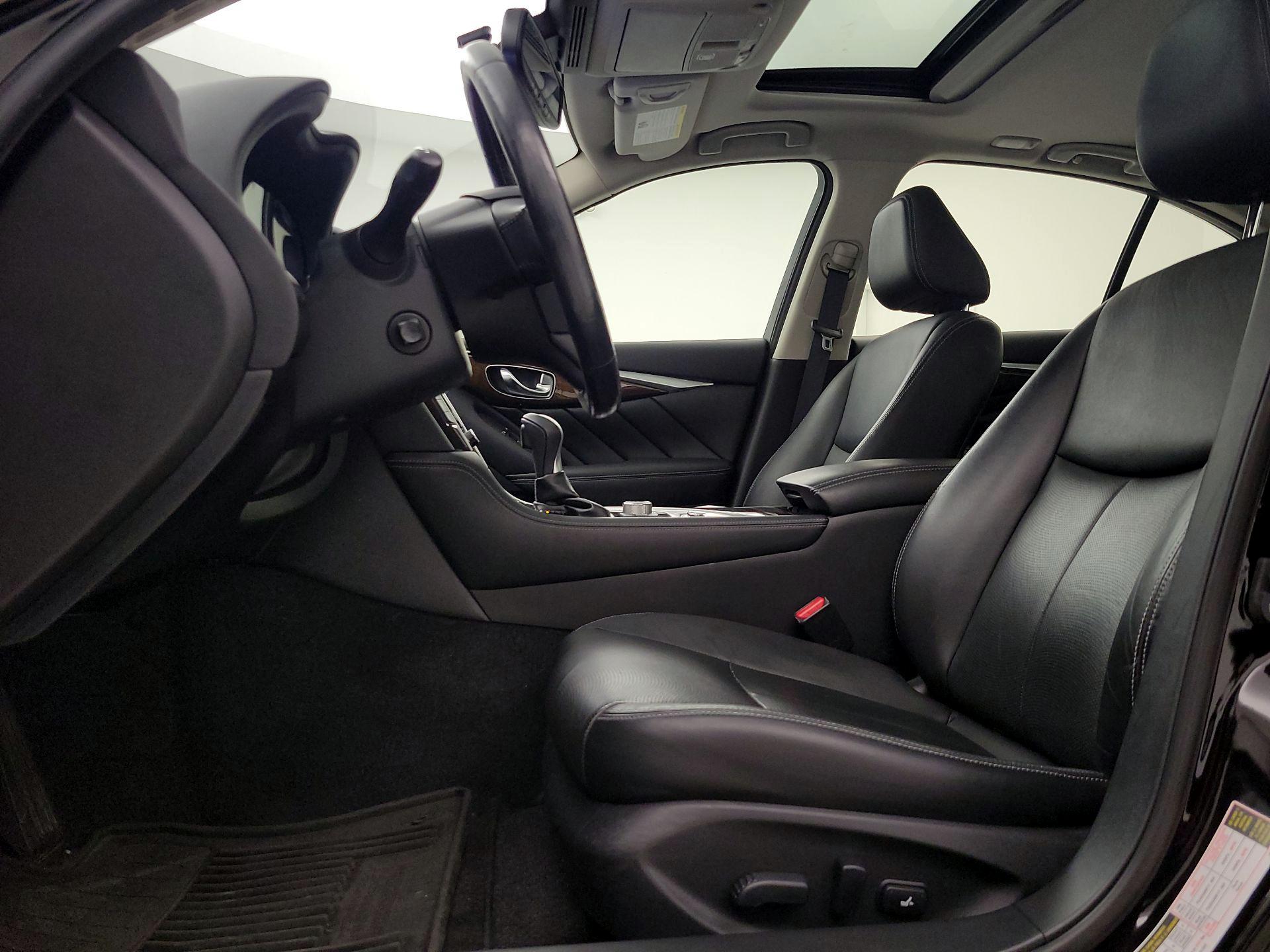 Thumbnail: 2015 INFINITI Q50 - 9