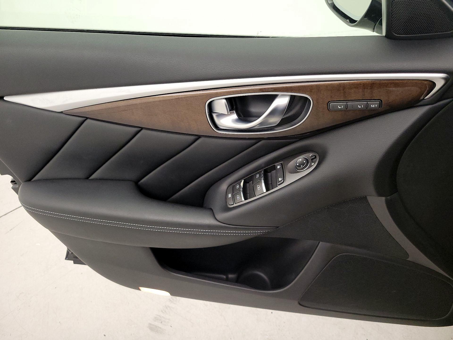Thumbnail: 2015 INFINITI Q50 - 10
