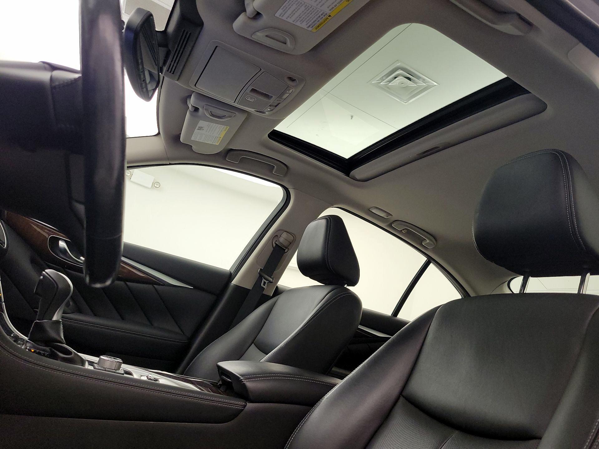 Thumbnail: 2015 INFINITI Q50 - 18