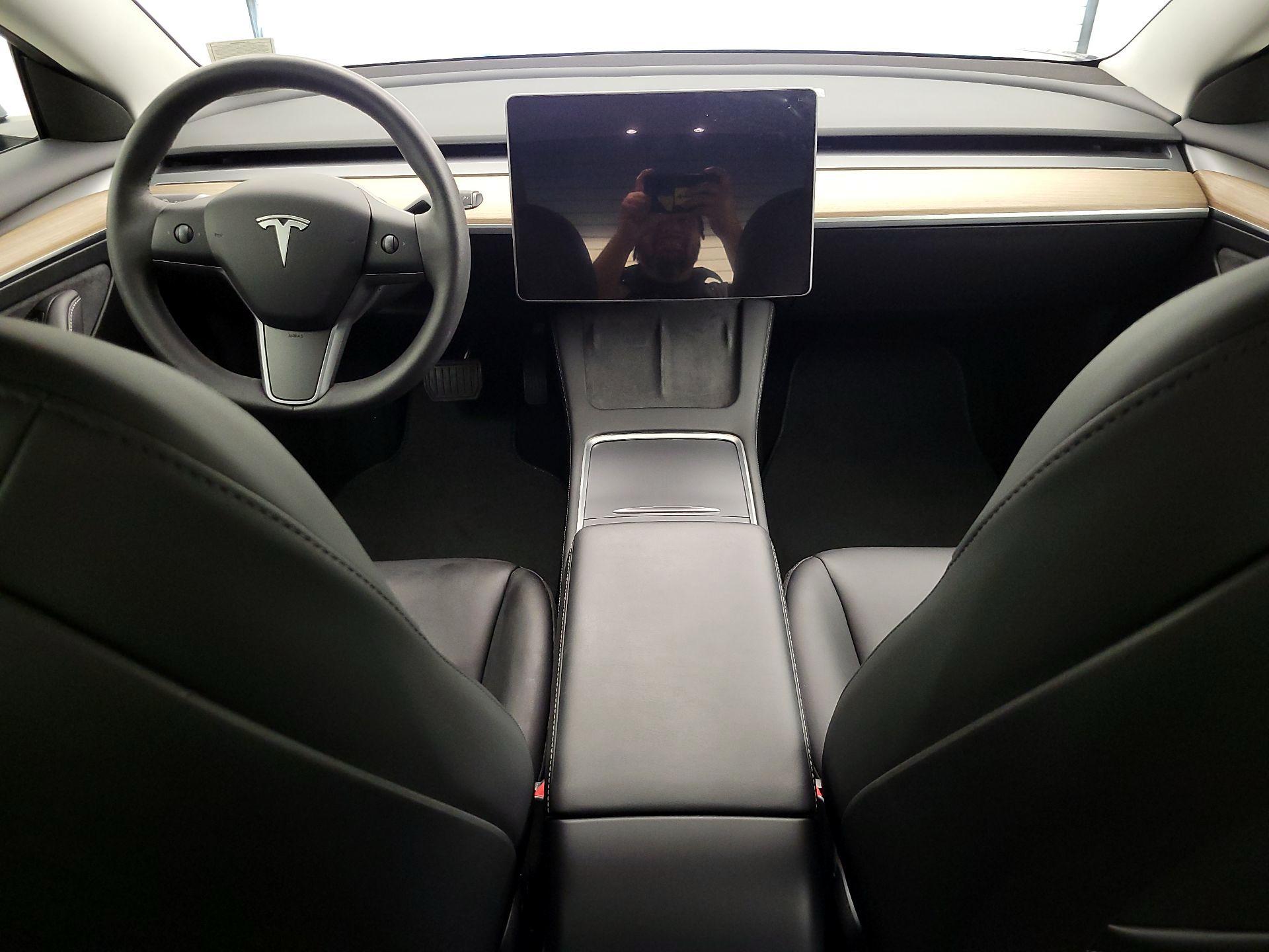 Thumbnail: 2023 Tesla Model 3 - 9