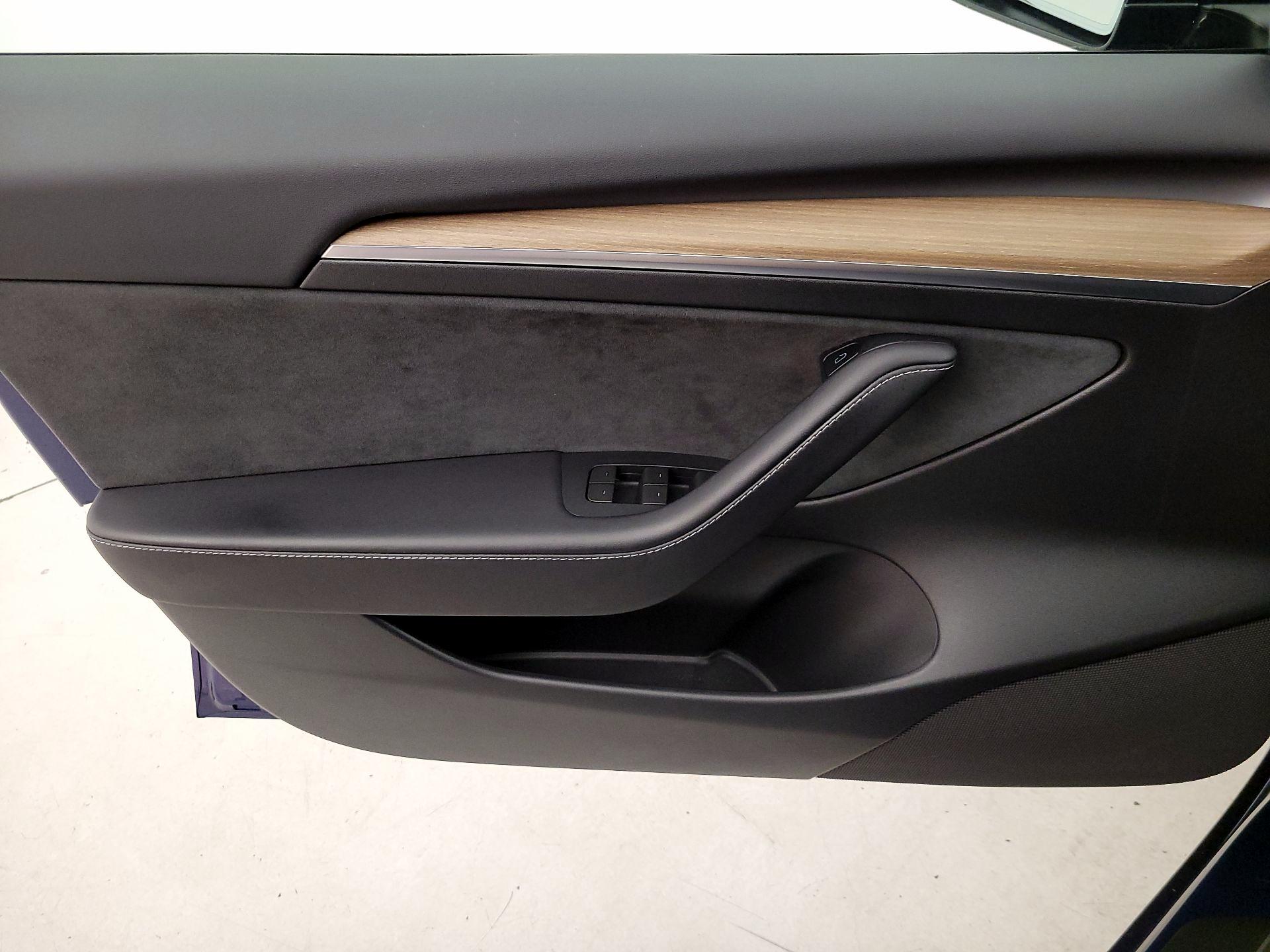 Thumbnail: 2023 Tesla Model 3 - 12