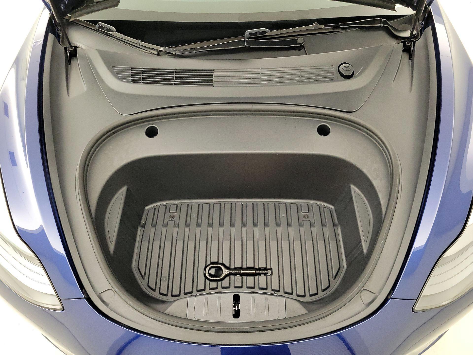 Thumbnail: 2023 Tesla Model 3 - 20