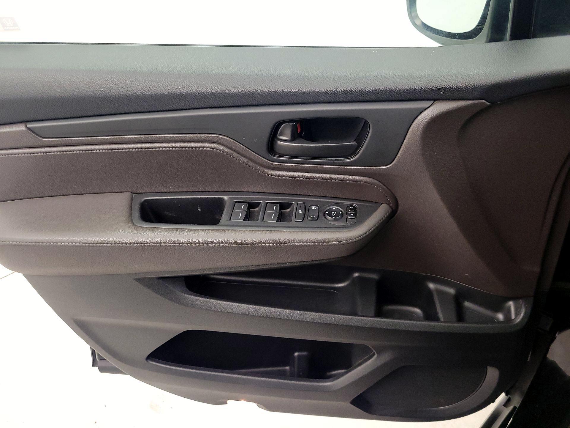 Thumbnail: 2019 Honda Odyssey - 12