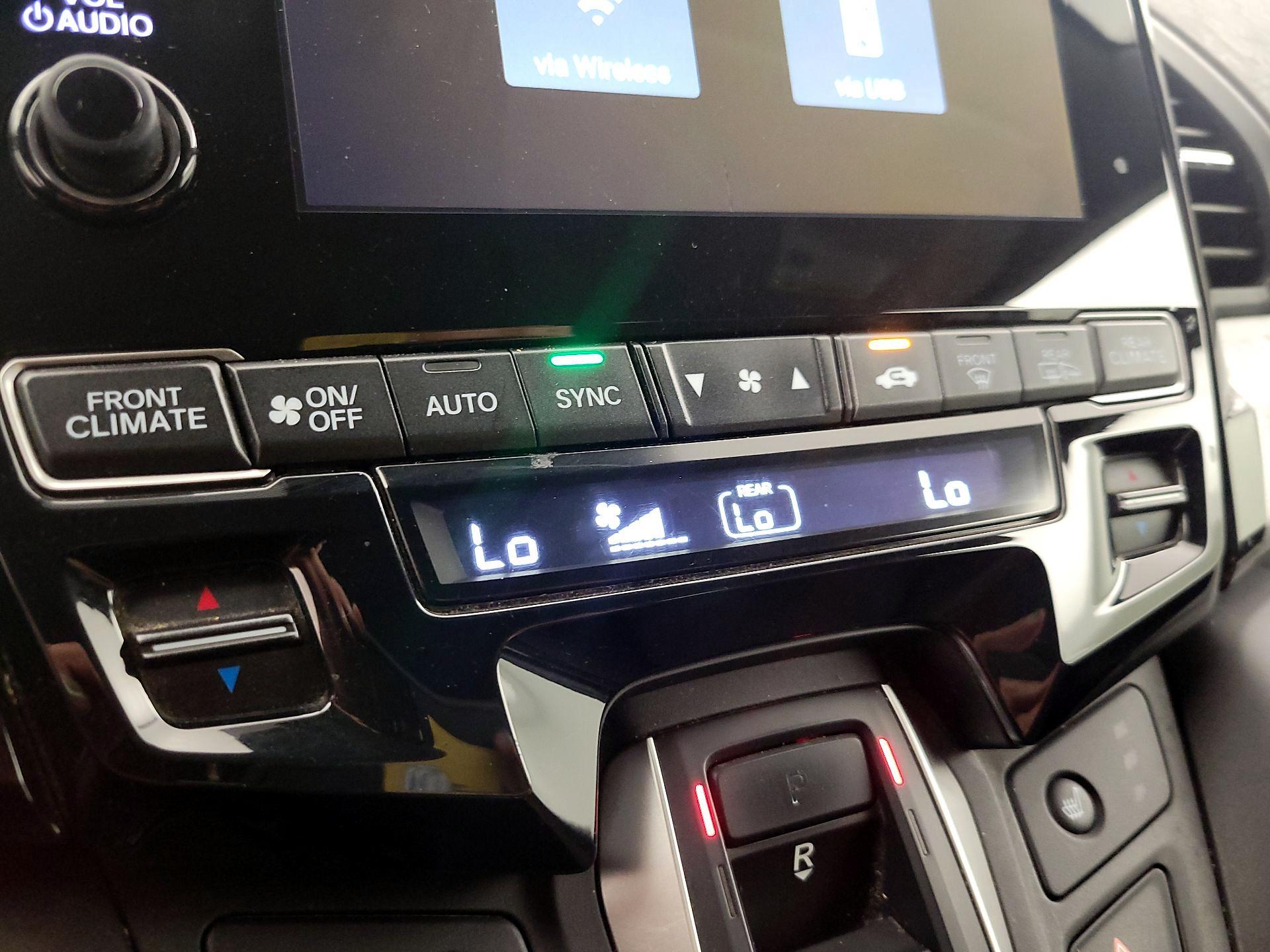 Thumbnail: 2019 Honda Odyssey - 16