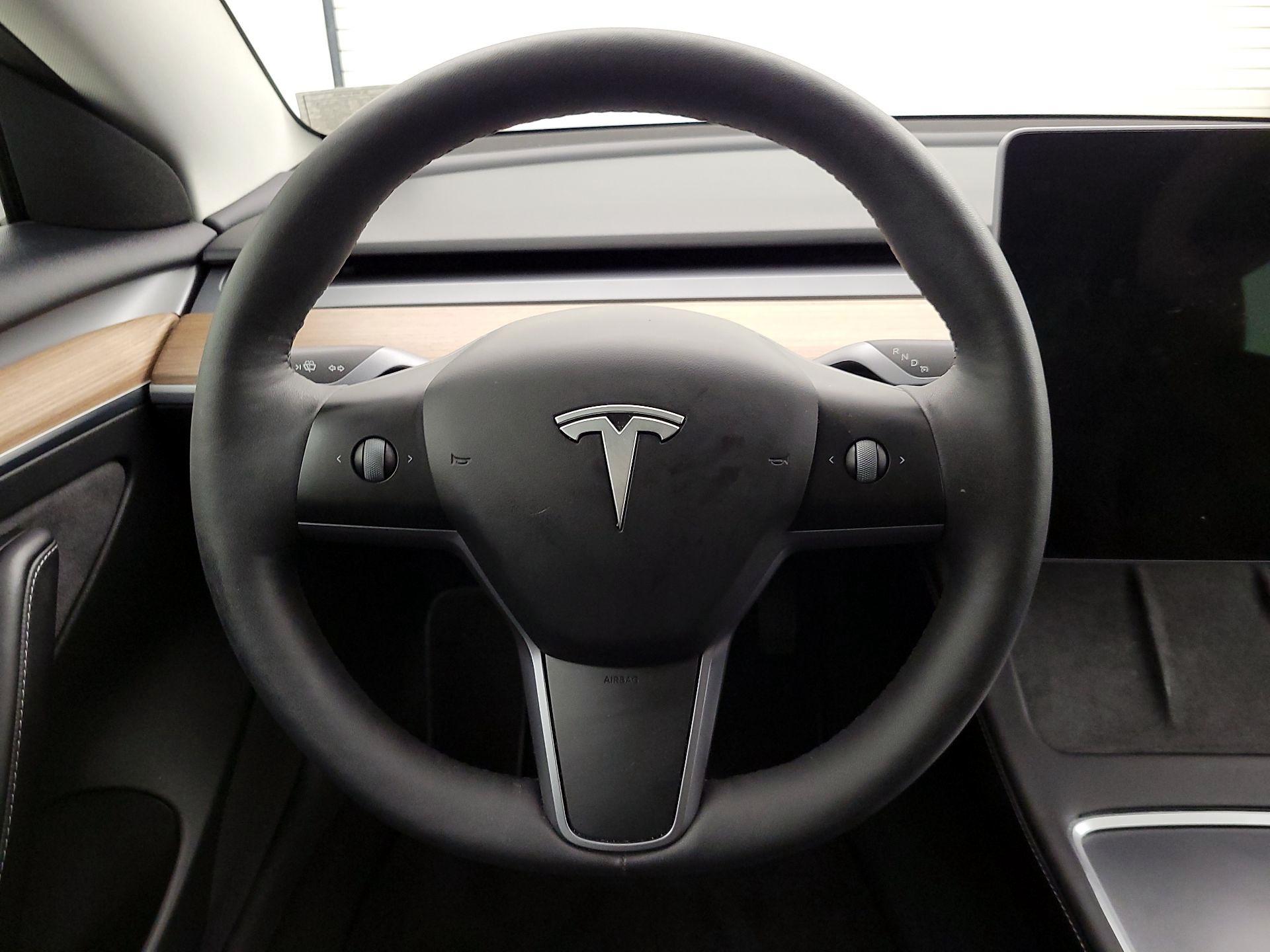 Thumbnail: 2023 Tesla Model 3 - 10