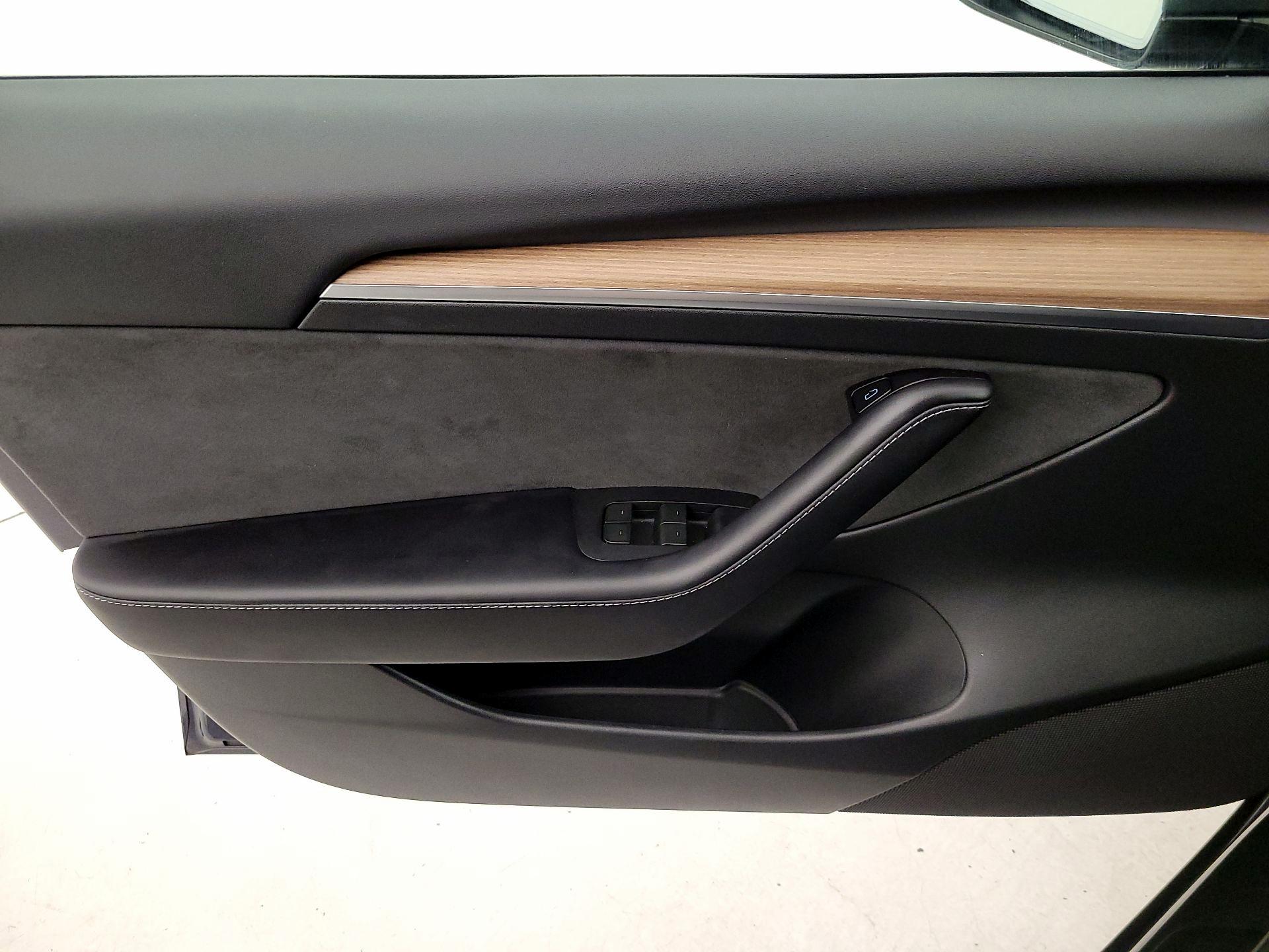 Thumbnail: 2023 Tesla Model 3 - 12
