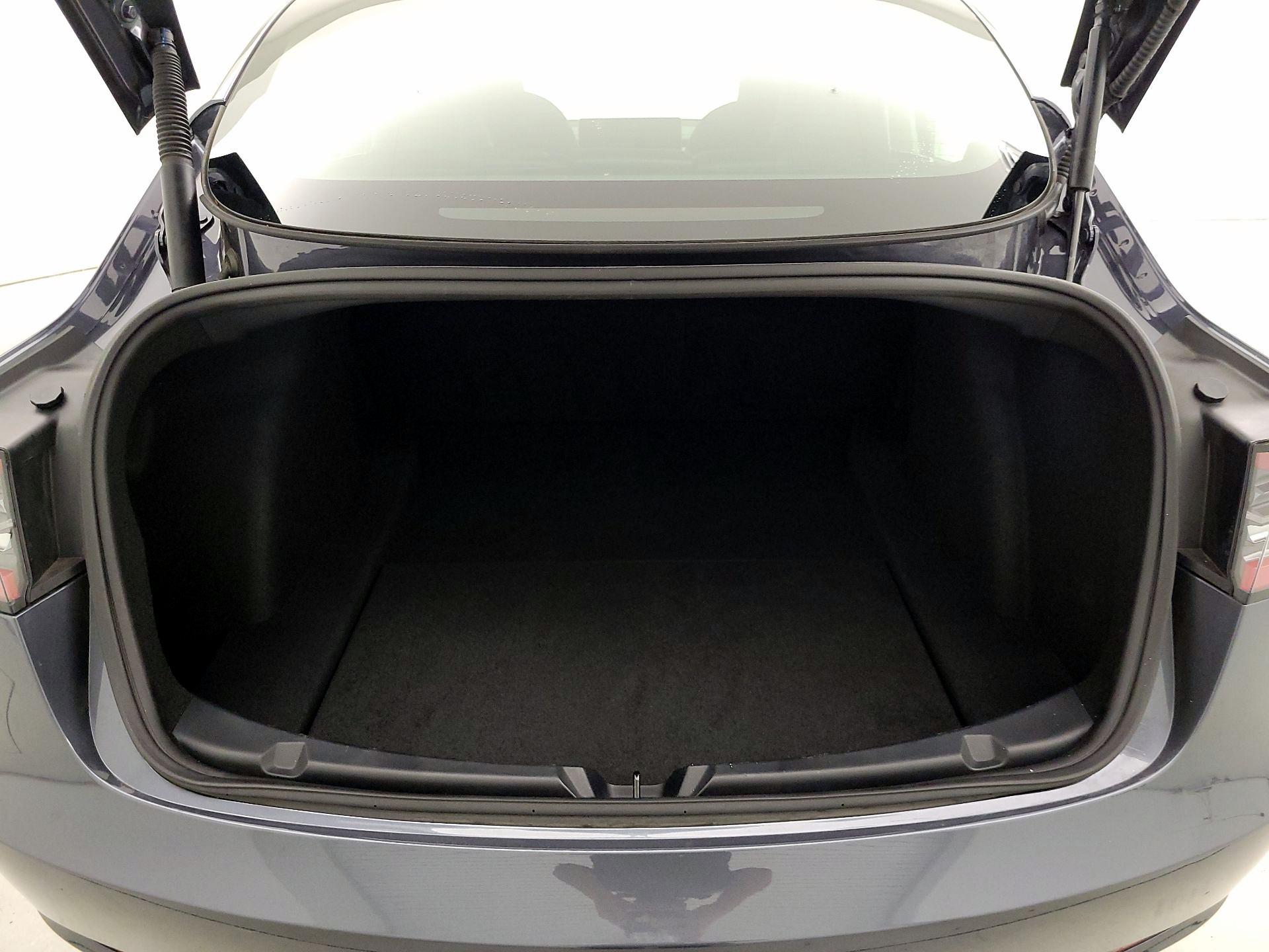 Thumbnail: 2023 Tesla Model 3 - 19